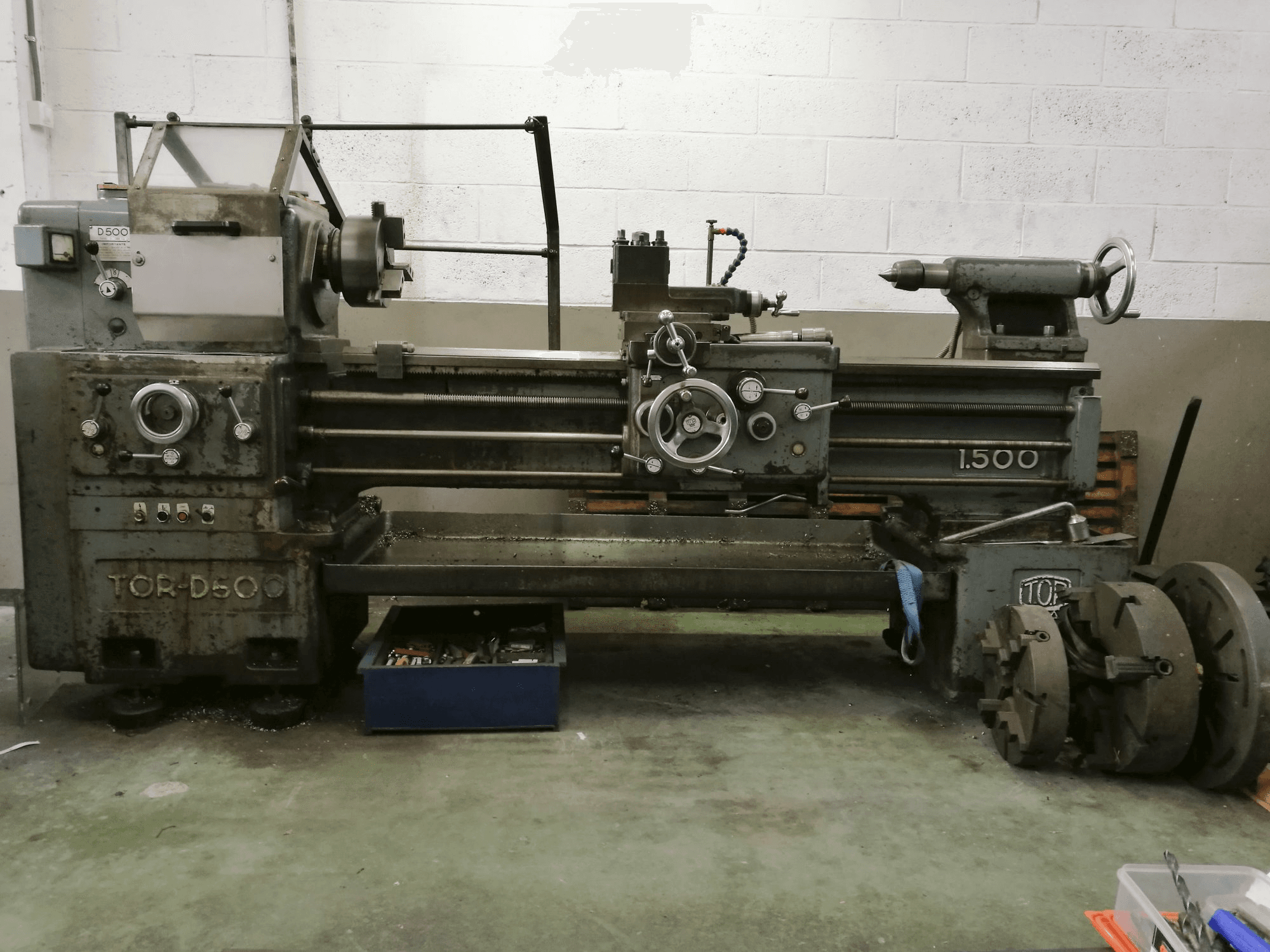 Masina TOR D-500 eestvaade