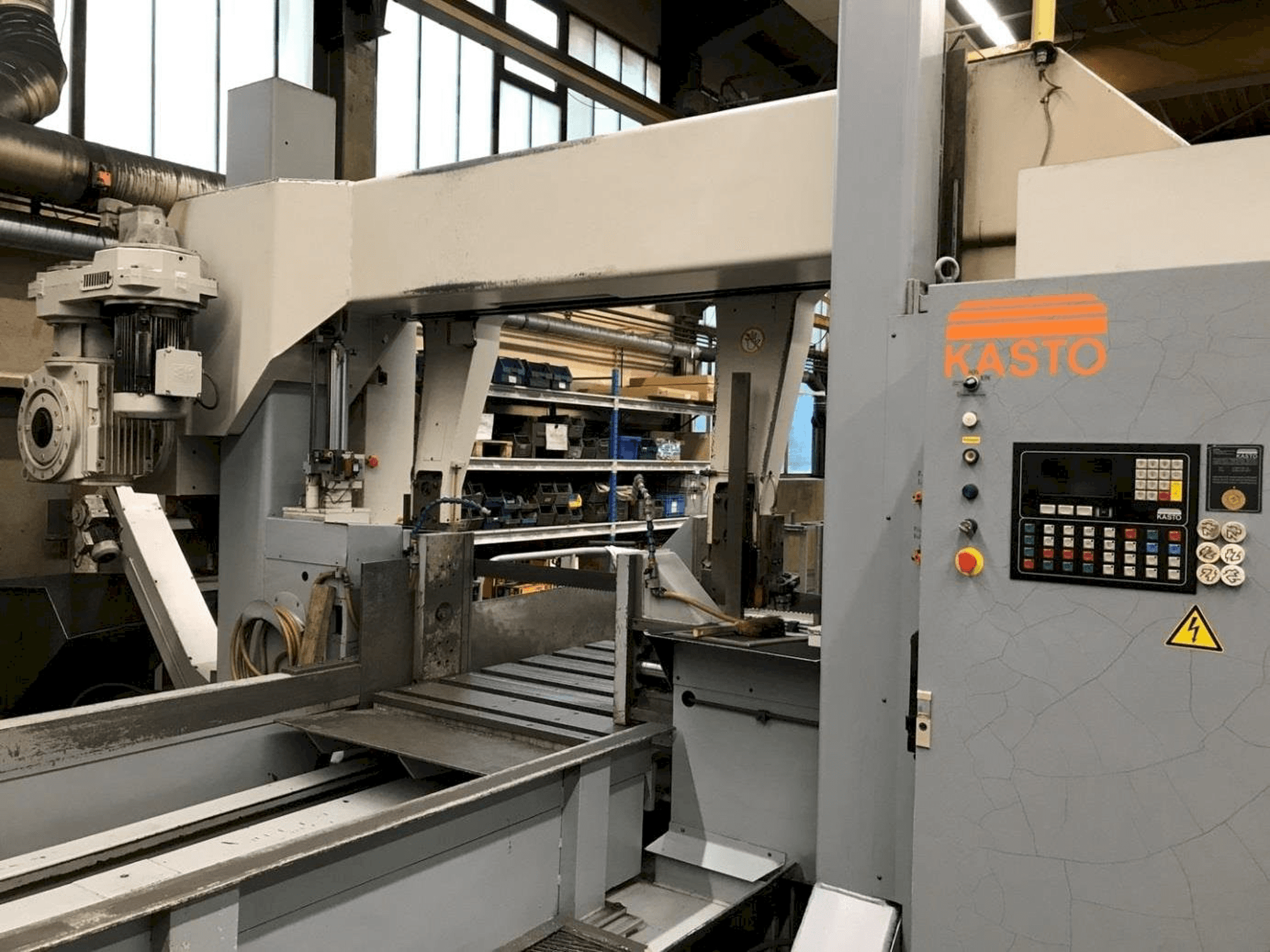 Masina KASTO HBA 1060/1260AU eestvaade