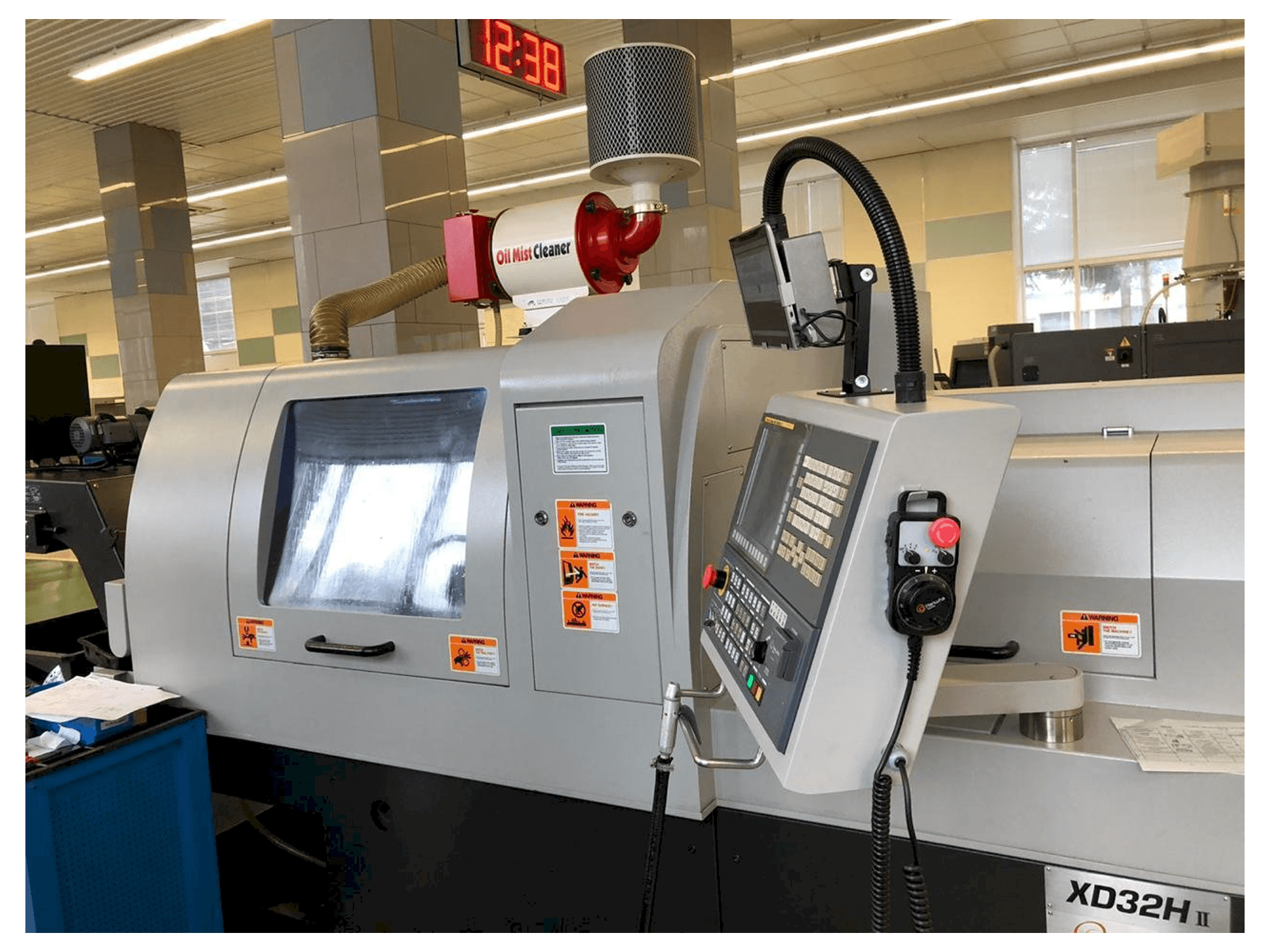 Masina Hanwha XD32H II eestvaade