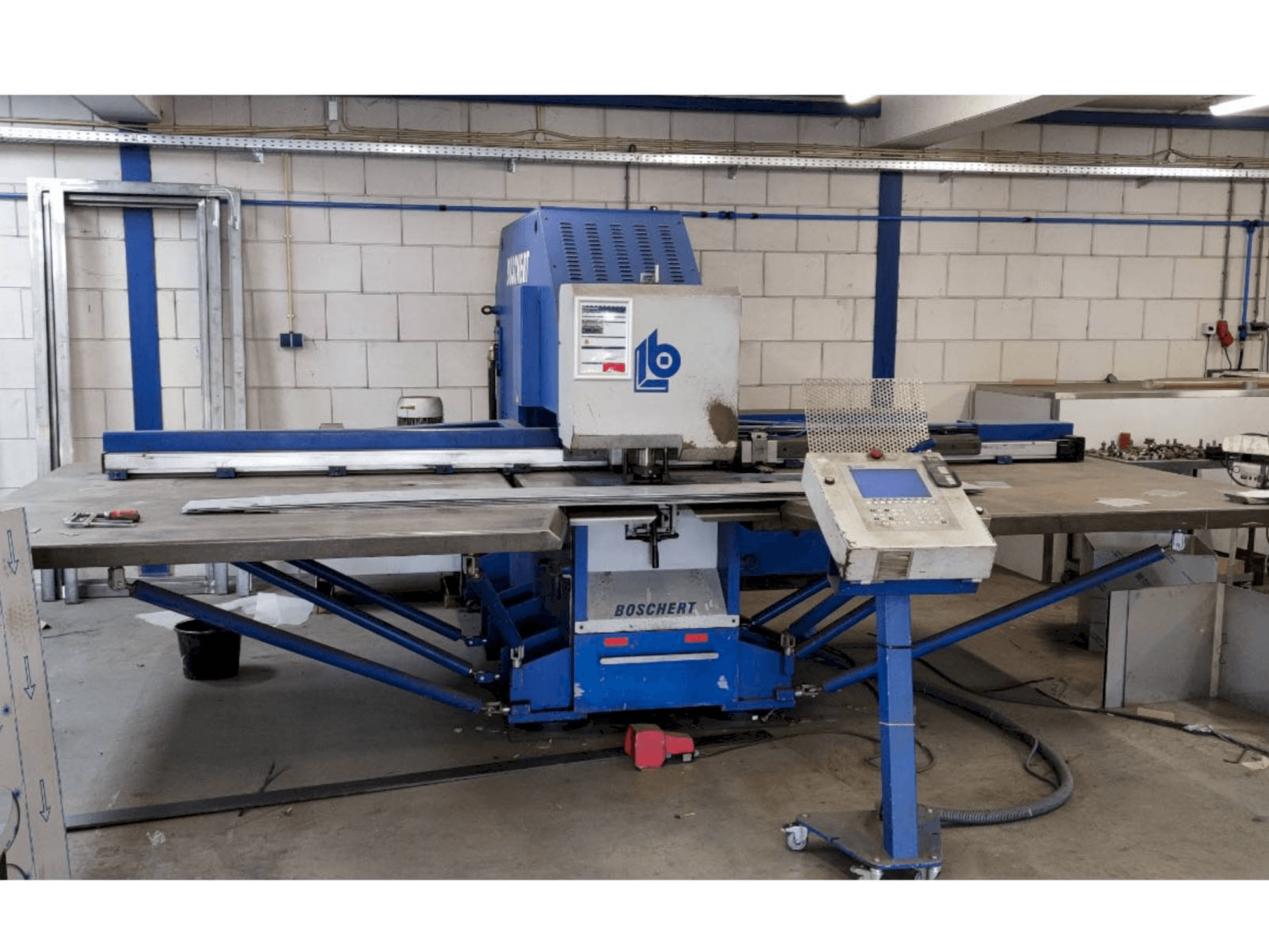 Masina Boschert EL 1000 CNC Z eestvaade