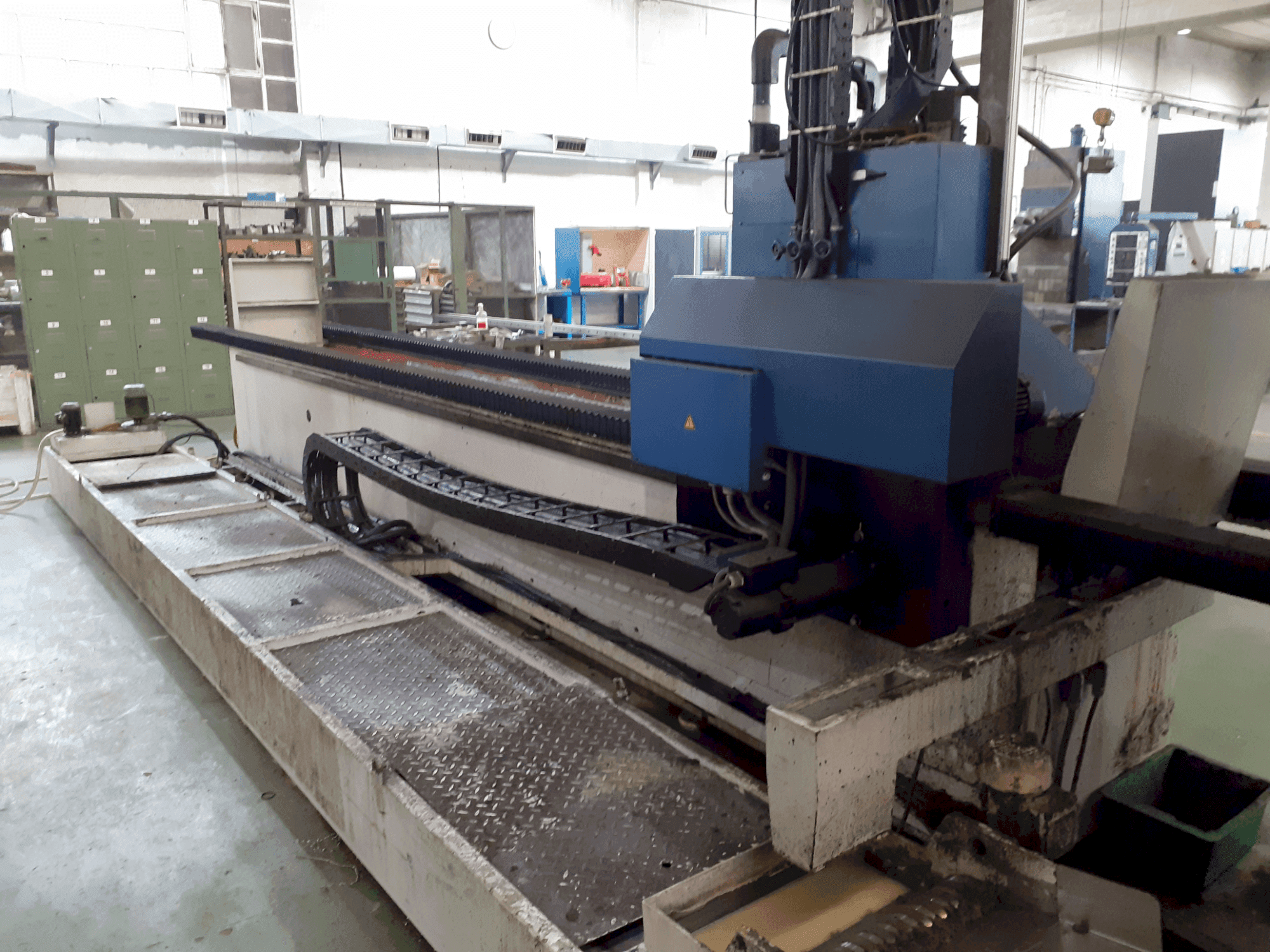 Masina Reform AR 40/7 eestvaade