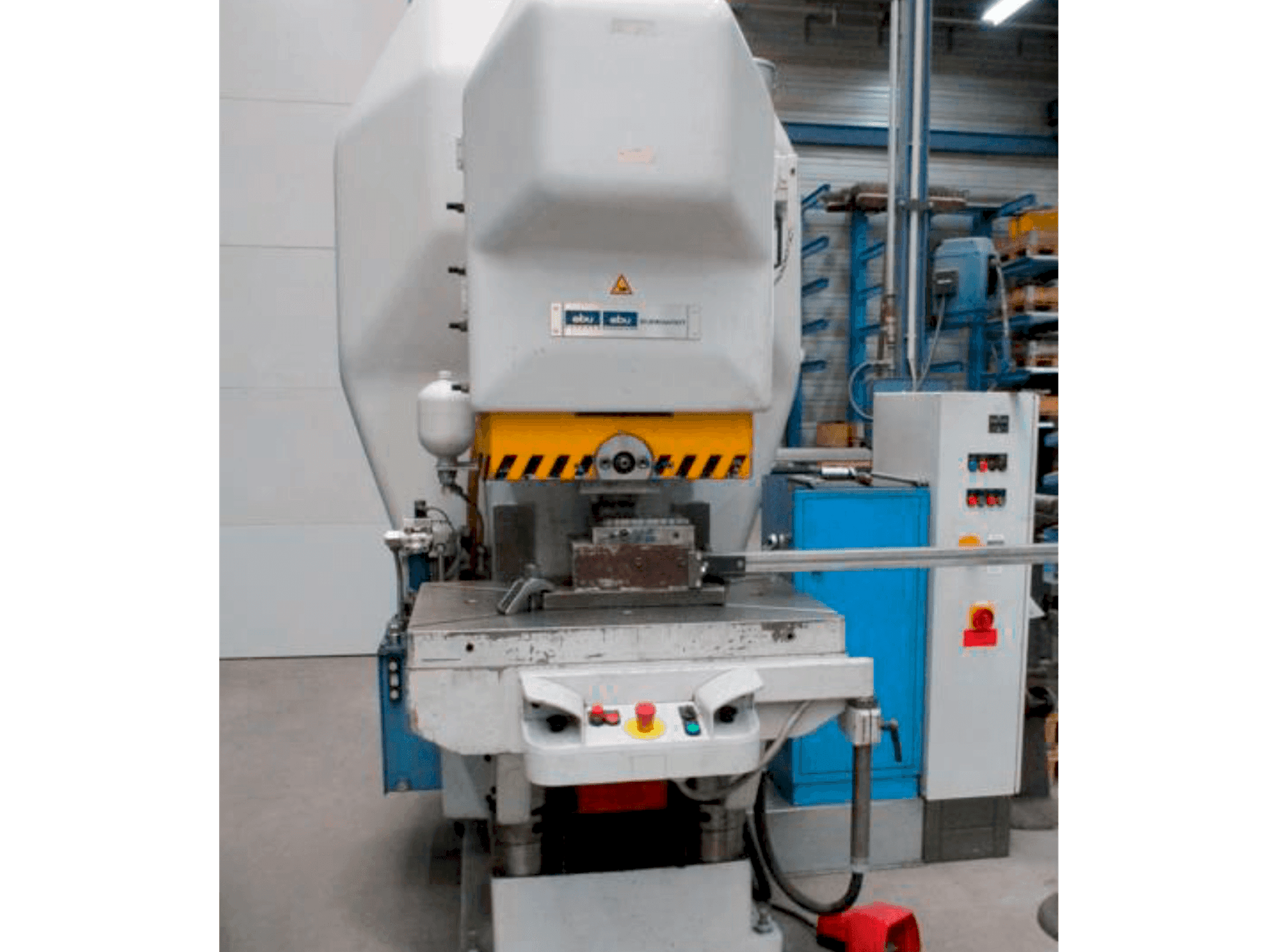 Masina Ebu H 80 RiV eestvaade