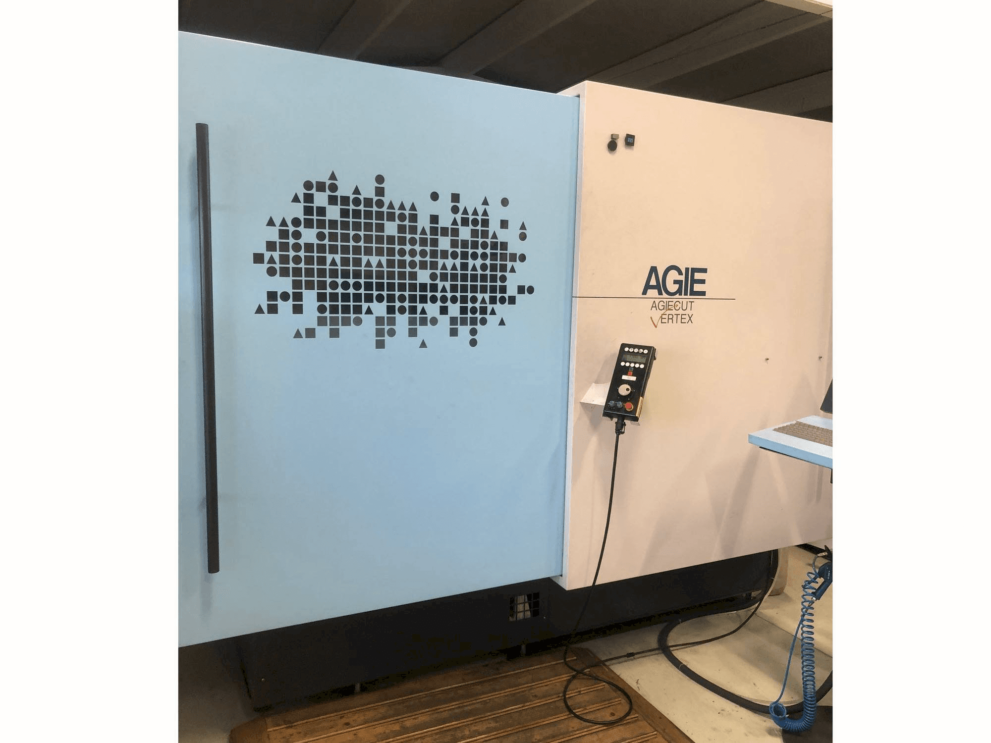 Masina AGIE Agiecut VERTEX 3 eestvaade