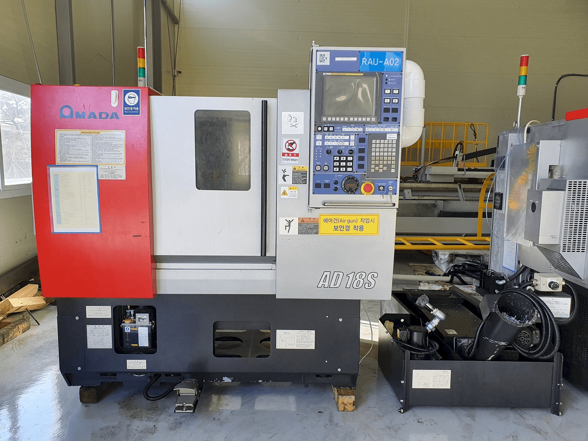 Masina AMADA AD-18S eestvaade