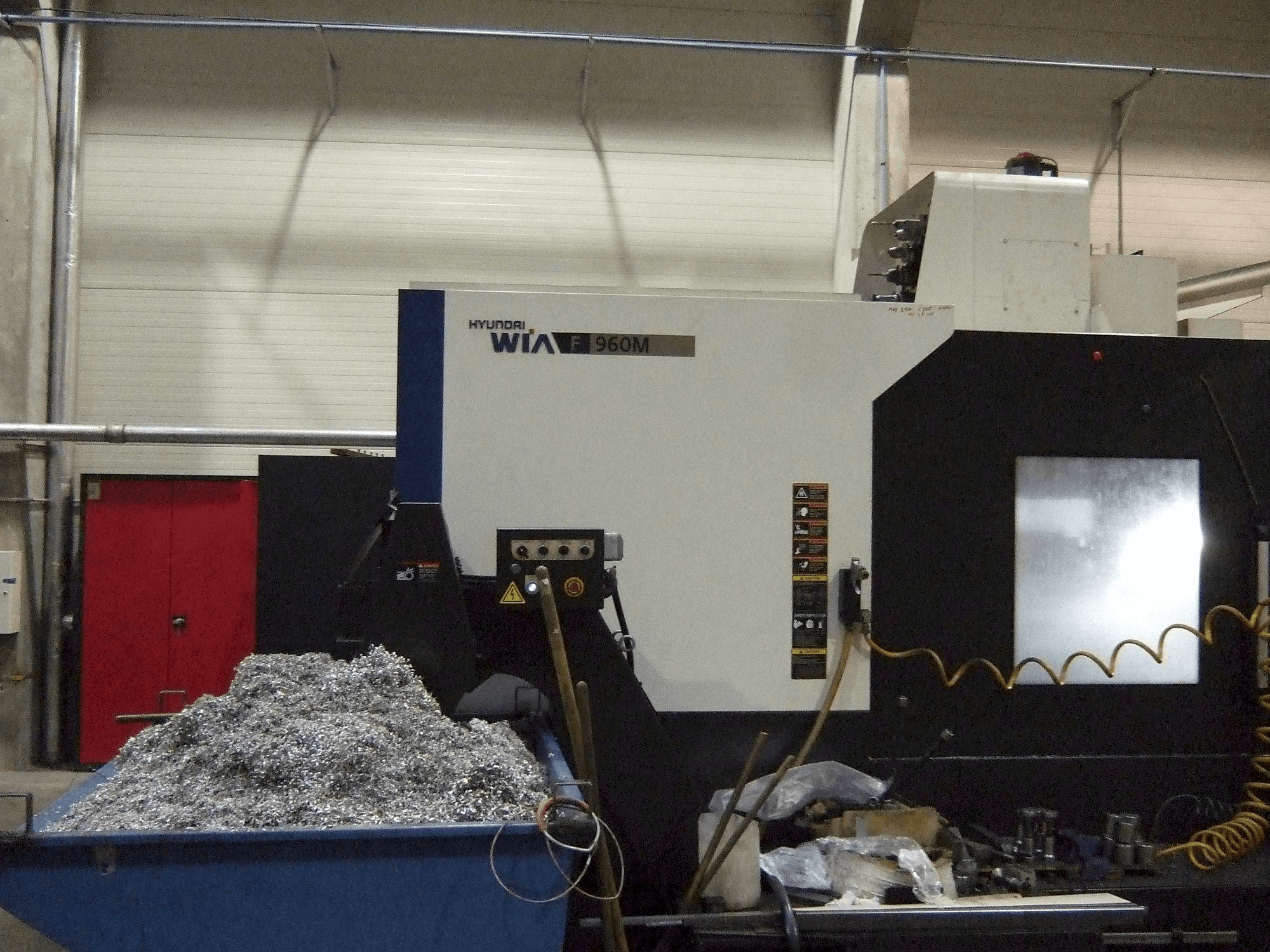 Masina Hyundai F960M eestvaade