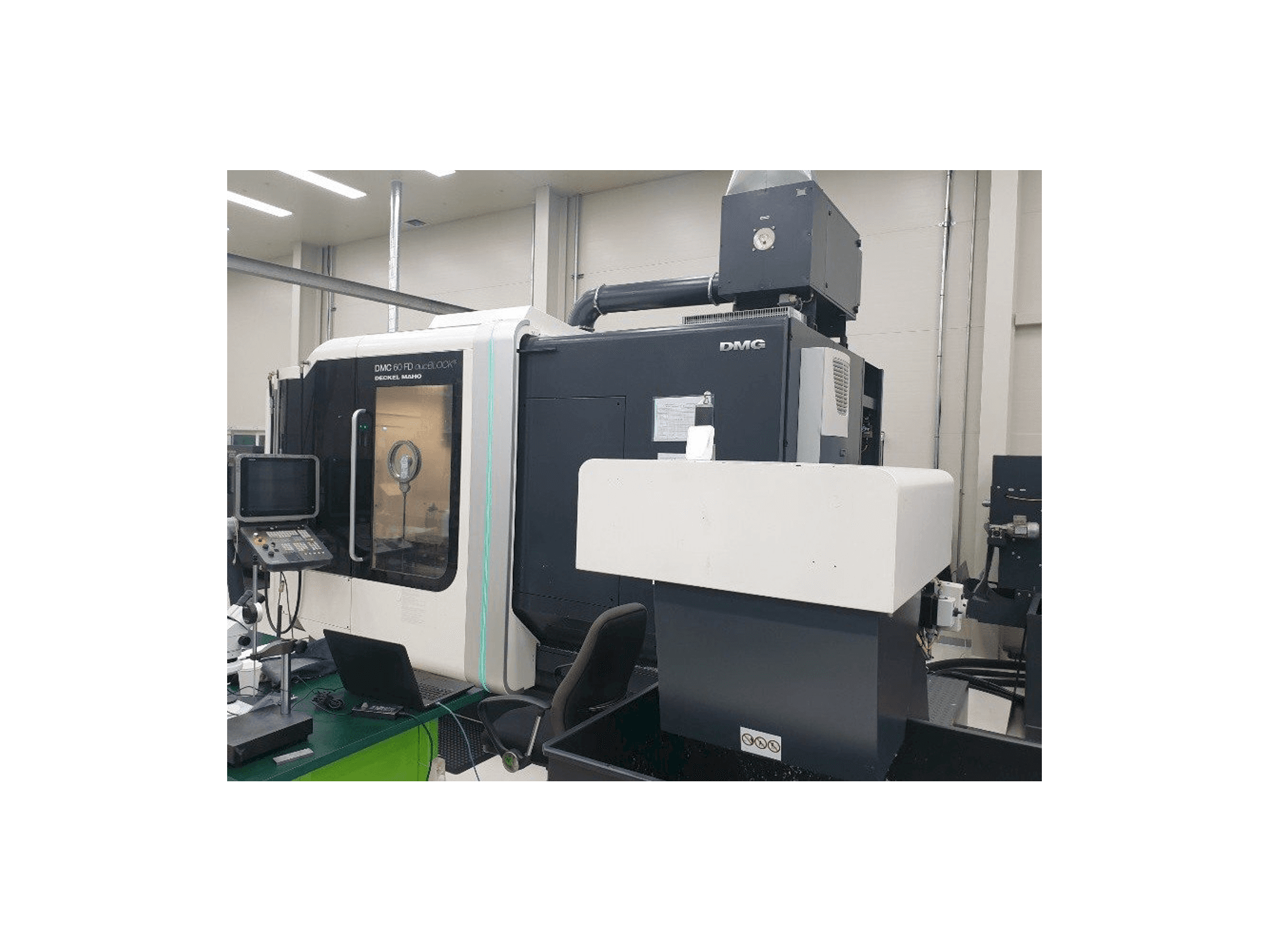 Masina DMG Deckel Maho DMC 60 FD duoBLOCK eestvaade