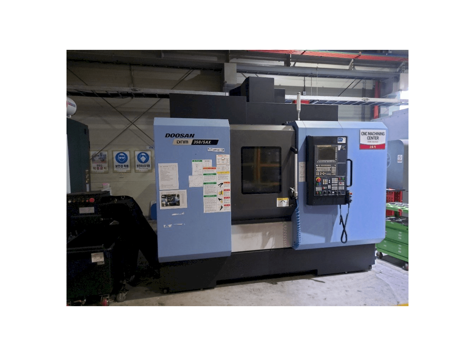 Masina Doosan DNM350/5AX eestvaade