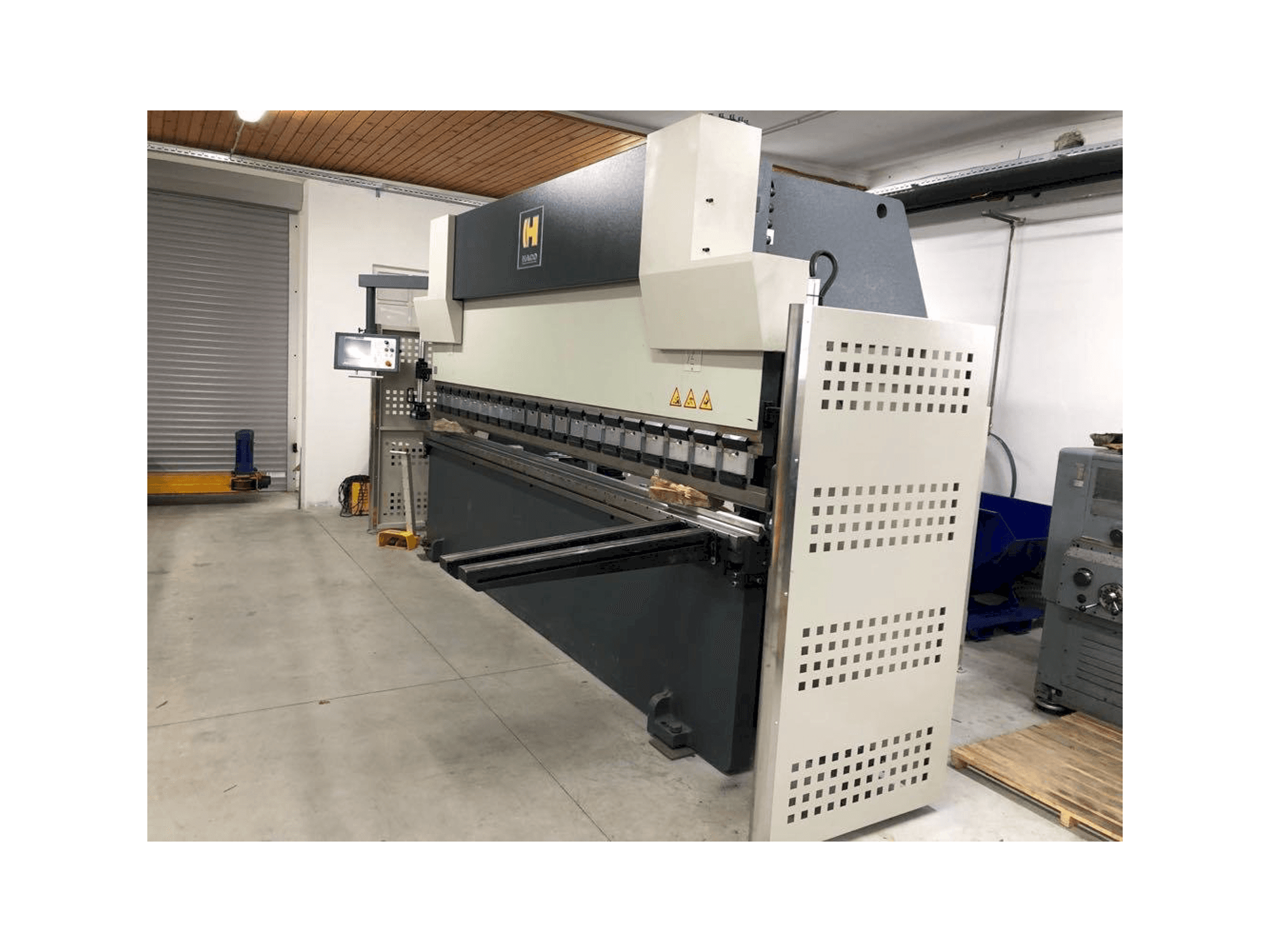Masina HACO SYNCHROMASTER 40175 eestvaade