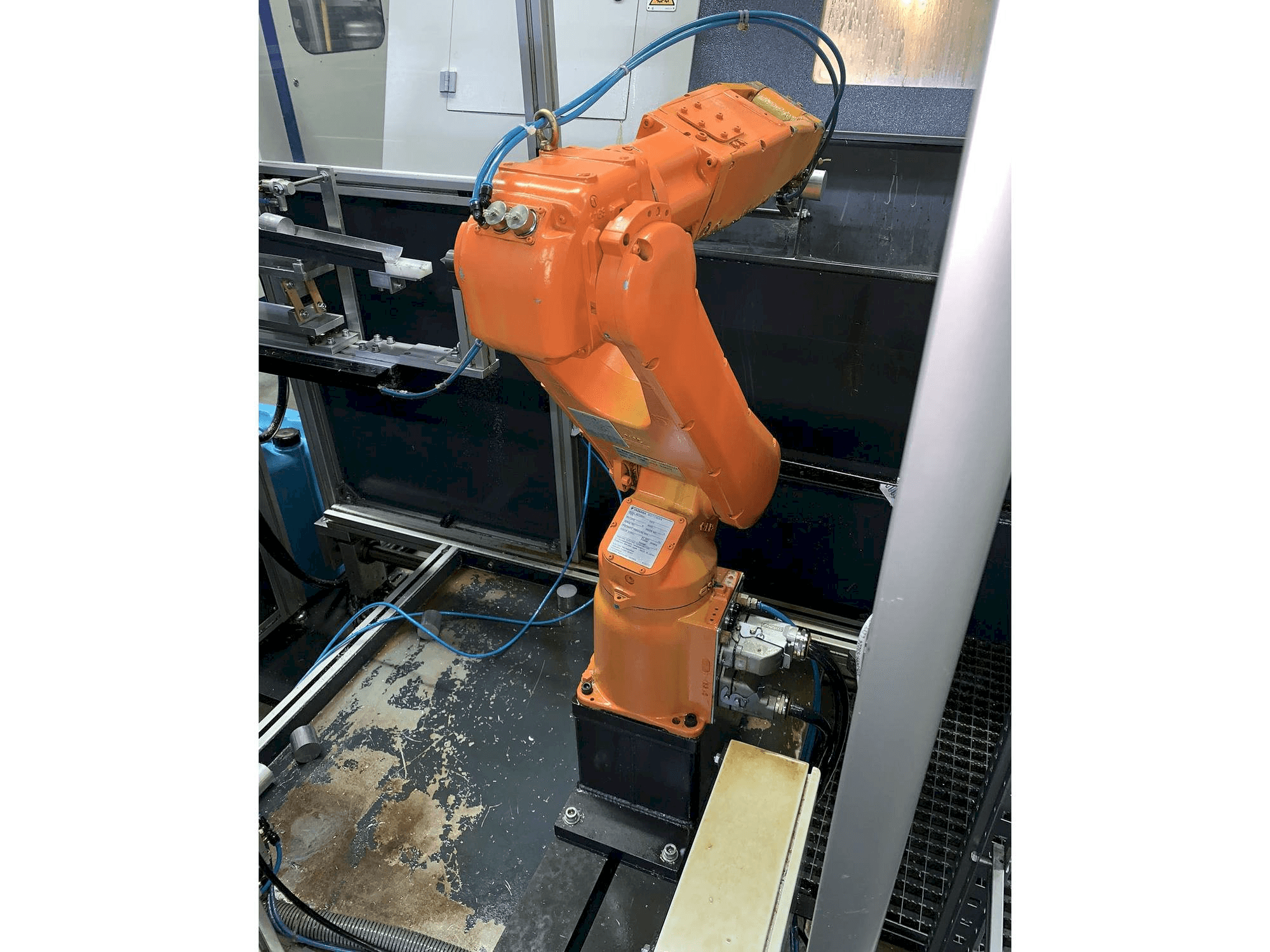 Masina Yaskawa Motoman YR-MH005LS-A12 eestvaade