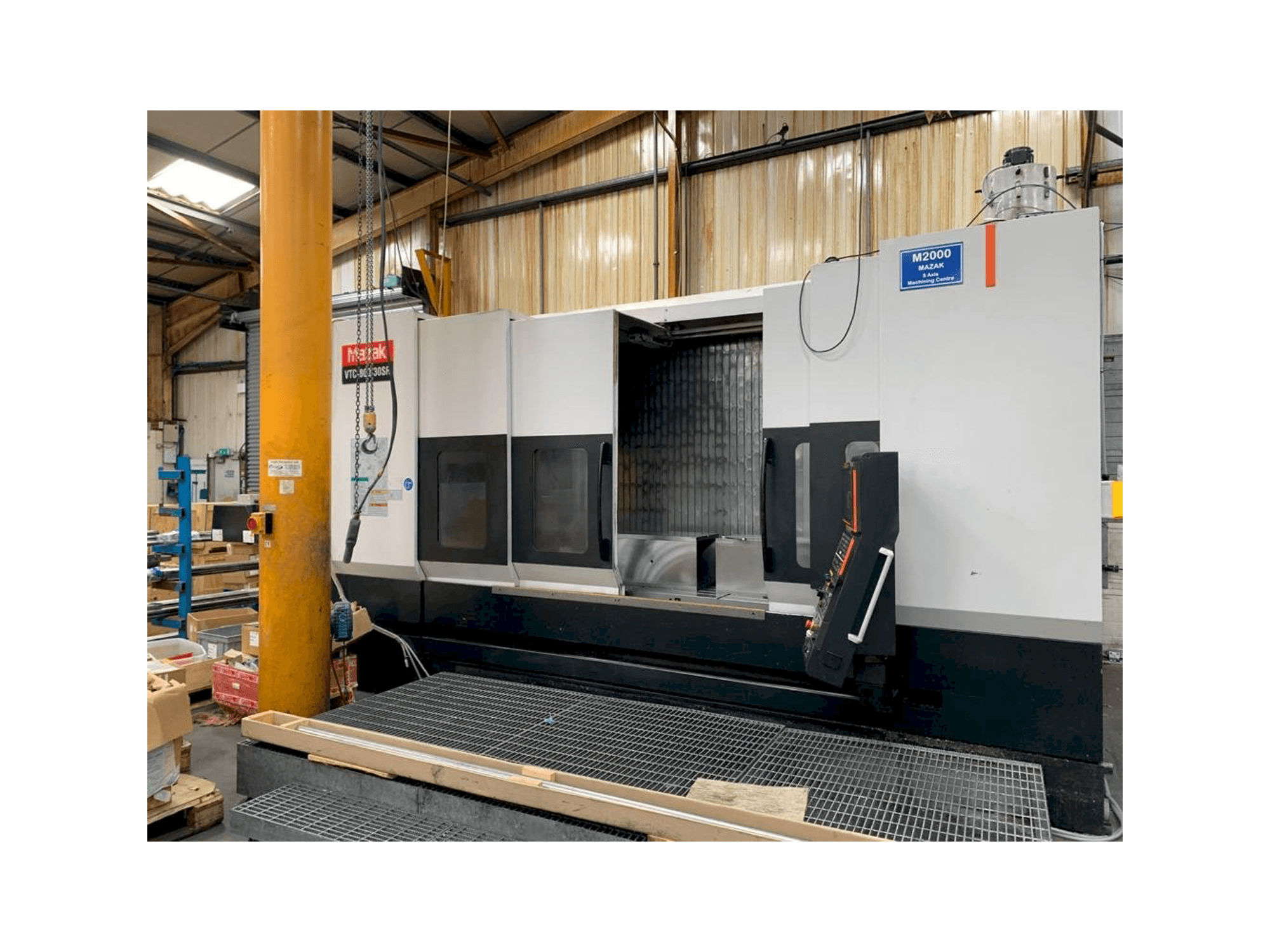 Masina Mazak VTC-800/30SR eestvaade