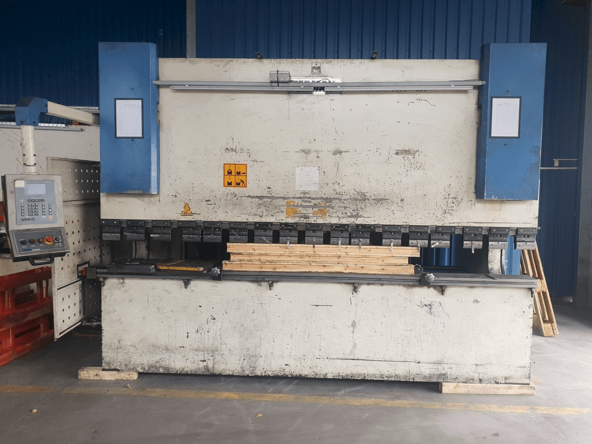 Masina ERMAK CNCHAP 3600x200 eestvaade