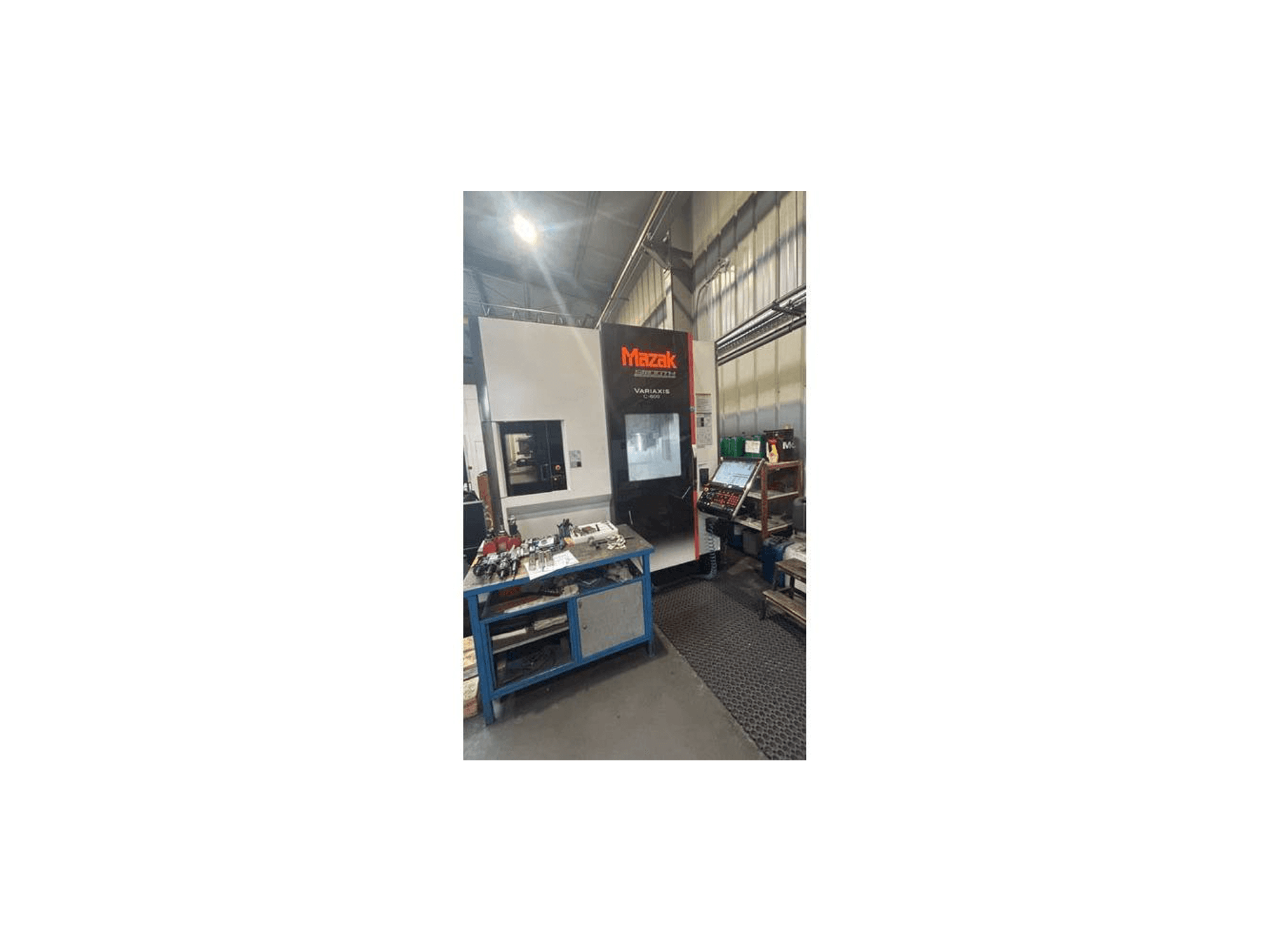 Masina Mazak Variaxis C-600 eestvaade