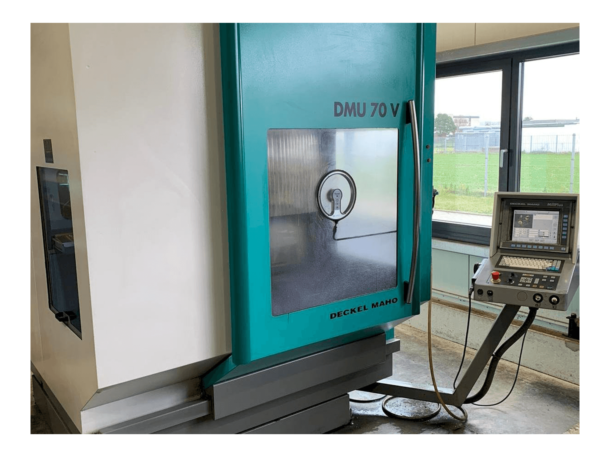 Masina DECKEL MAHO DMU 70V eestvaade