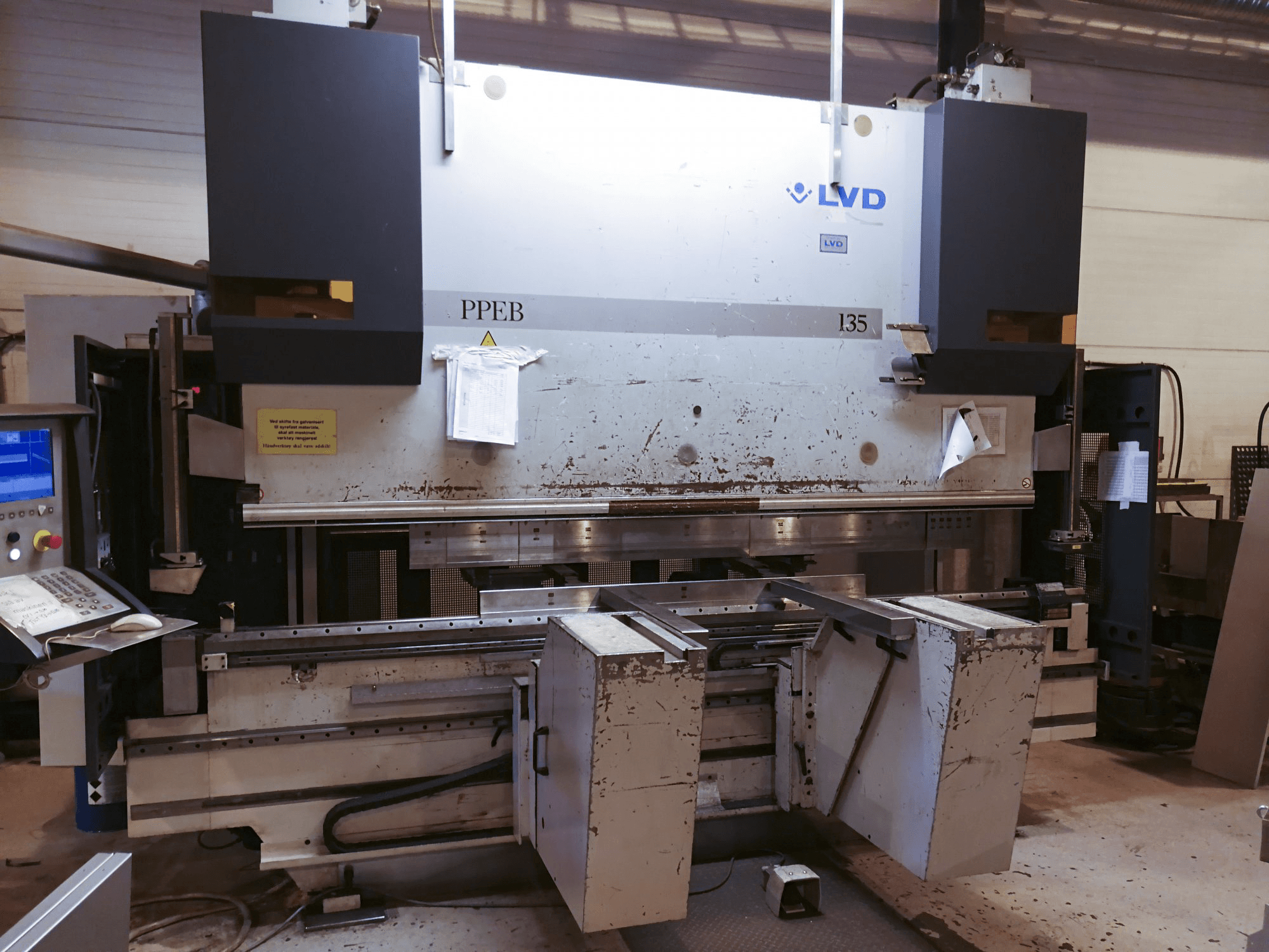 Masina LVD PPEB 135/30 eestvaade