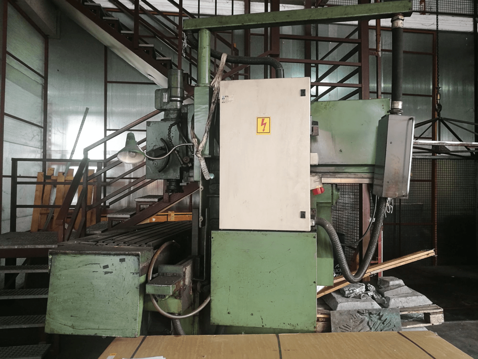 Masina Prvomajska GUK 2 parema külje vaade