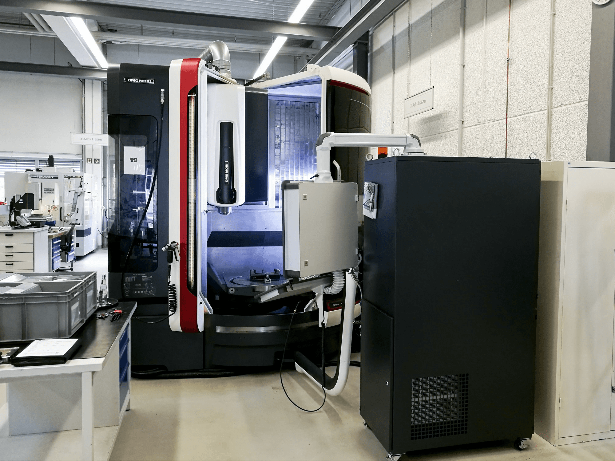 Masina DMG MORI LASERTEC 65 eestvaade