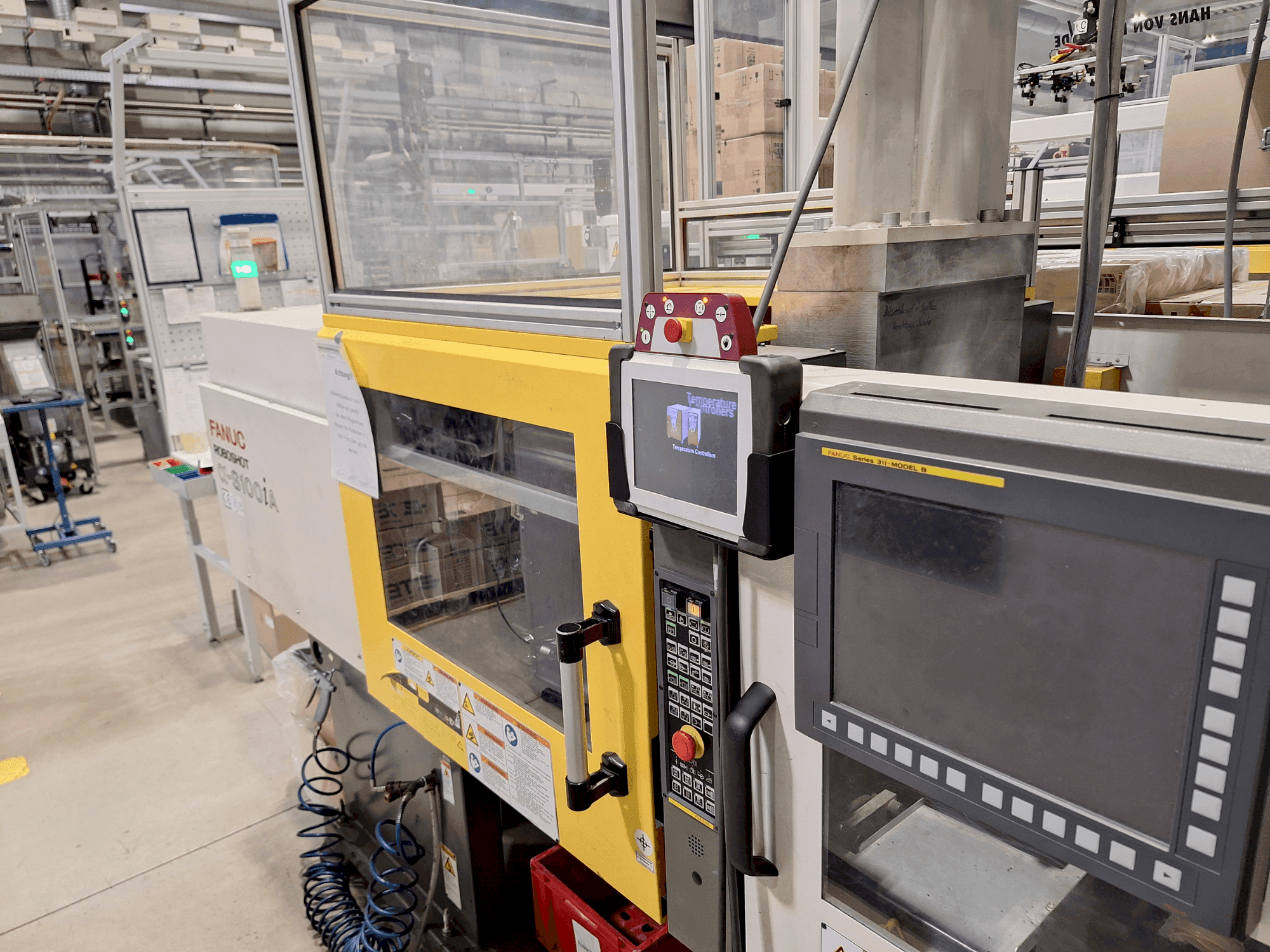 Masina FANUC Roboshot S100iA eestvaade