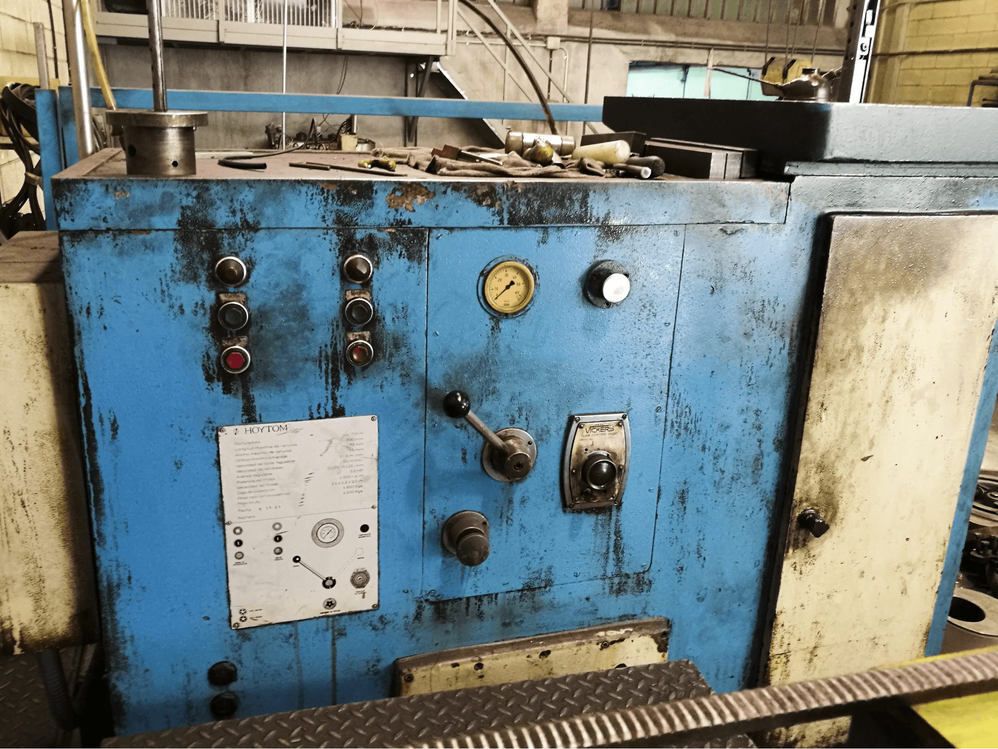 Masina Hoytom 700 H eestvaade