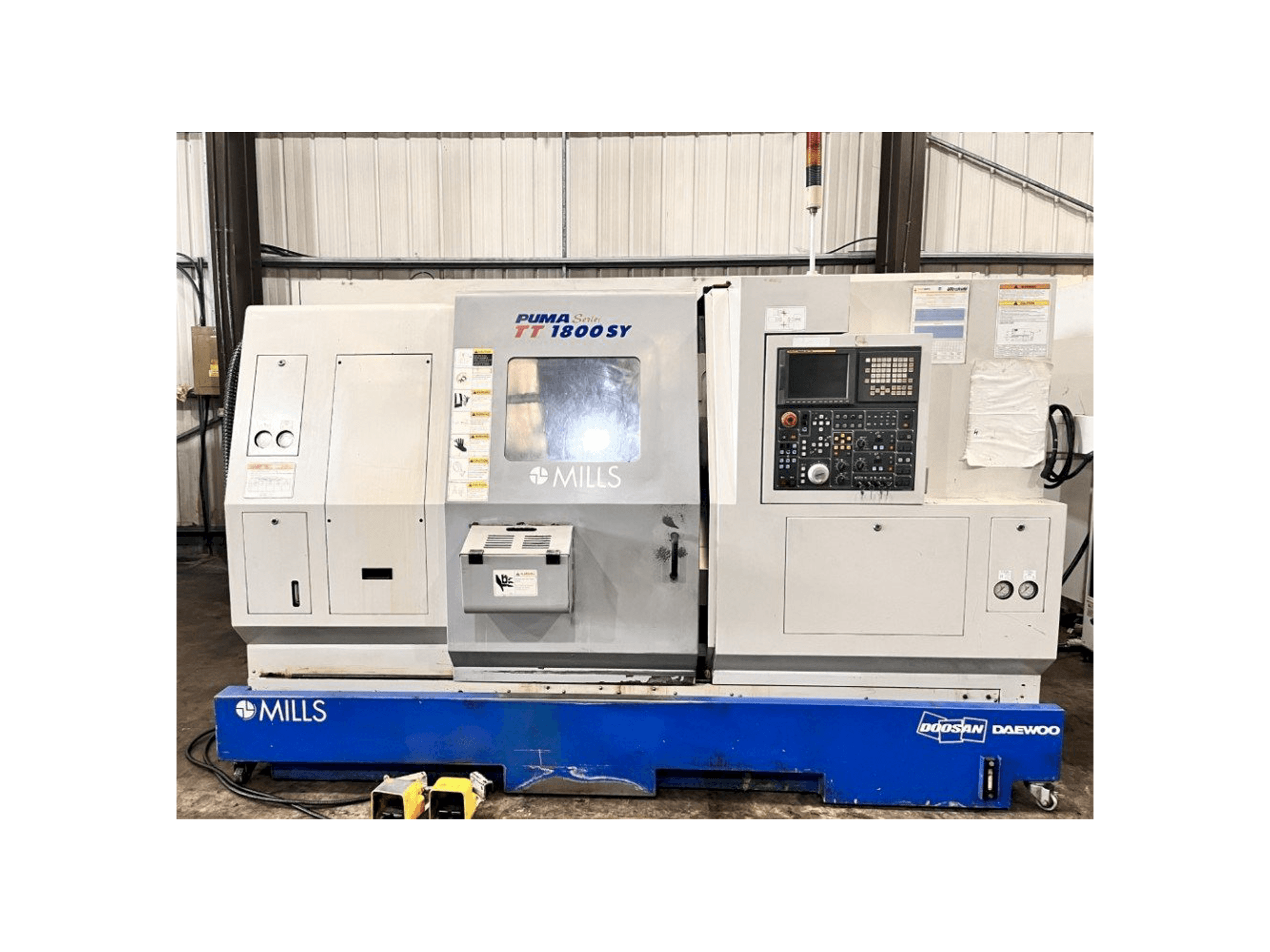 Masina Doosan TT1800SY eestvaade