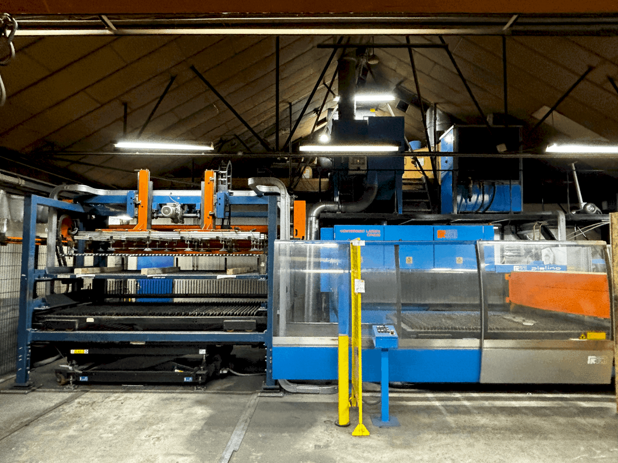 Masina Prima Industrie Platino 1530 eestvaade