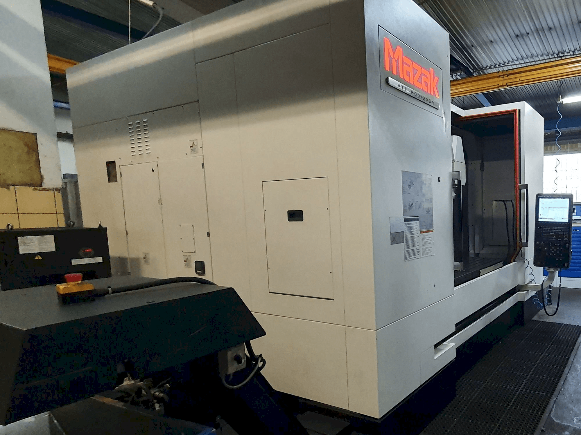 Masinavaade Mazak VTC-800/20SR vasakult
