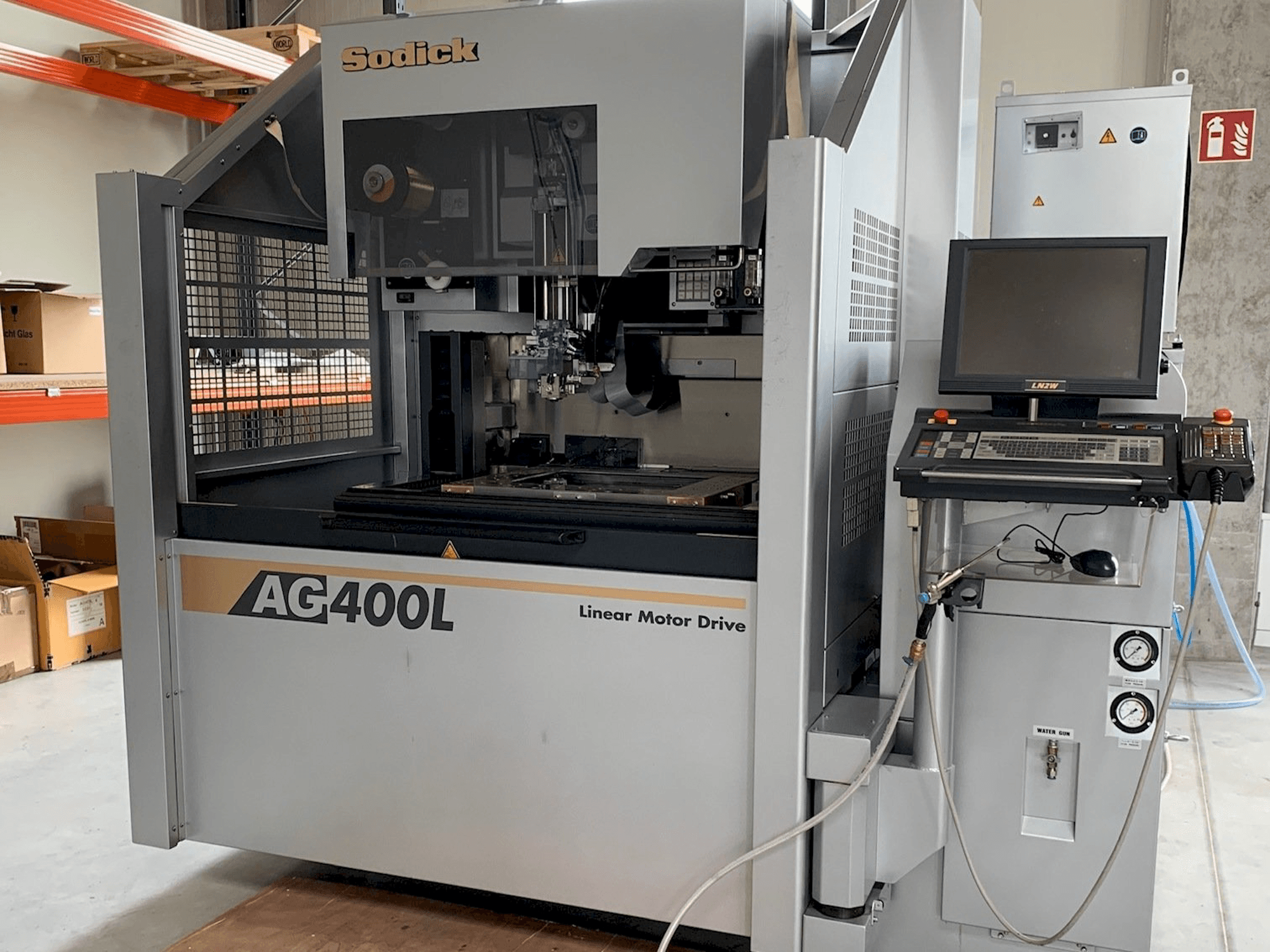 Masina Sodick AG400L eestvaade