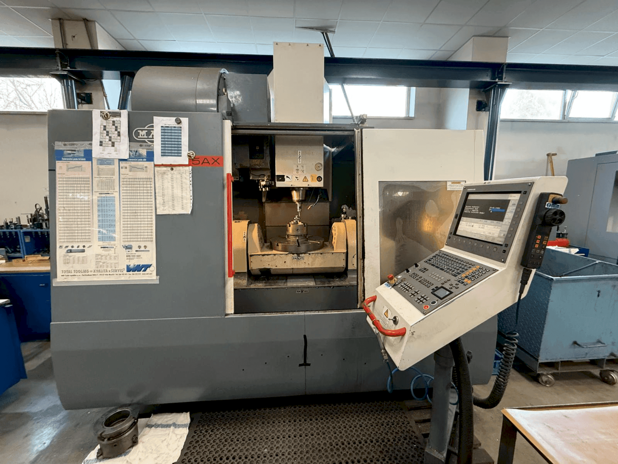 Masina KOVOSVIT MAS MCV 1000 Speed 5AX eestvaade