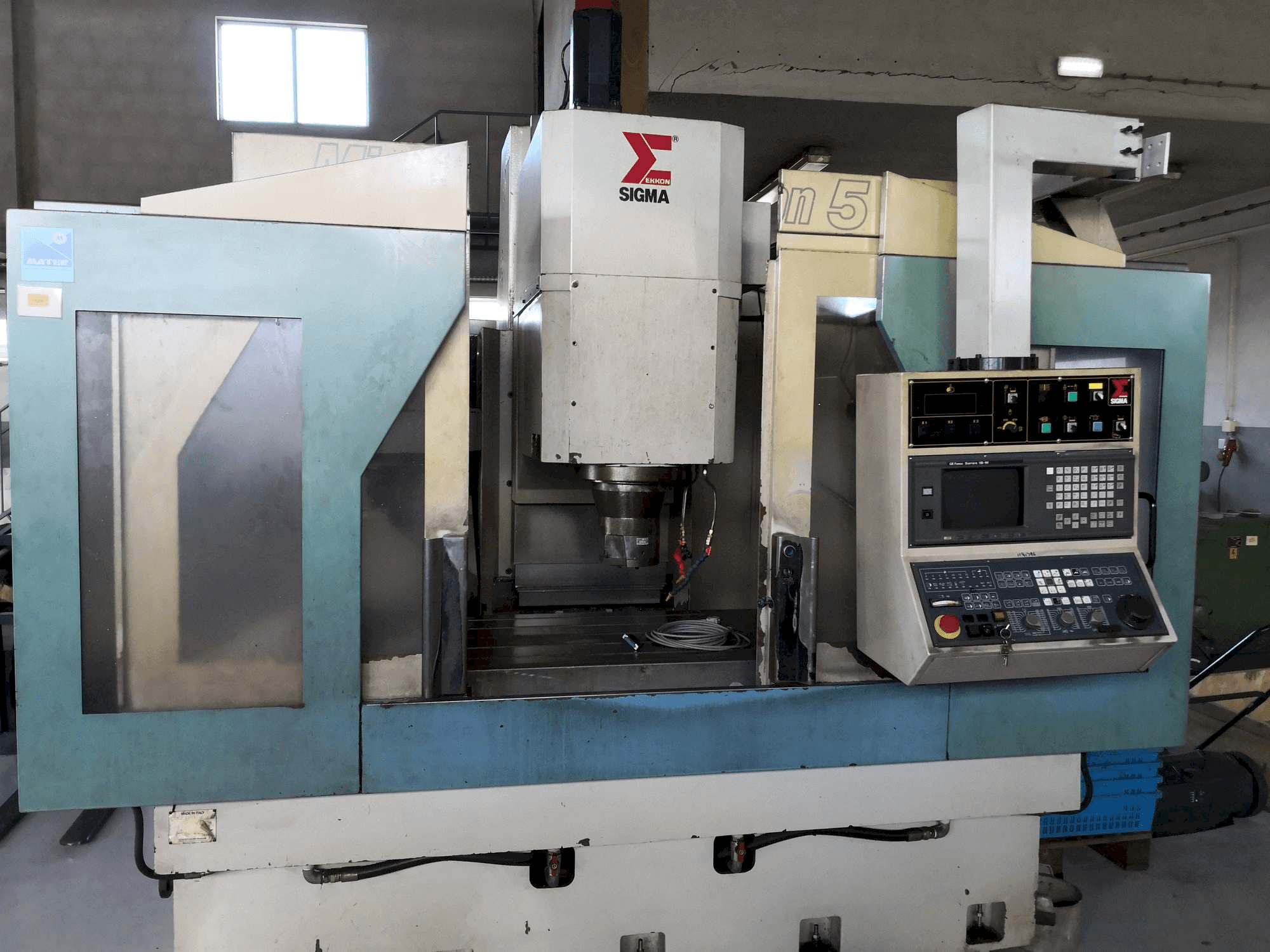 Masina Sigma Mission 5 eestvaade