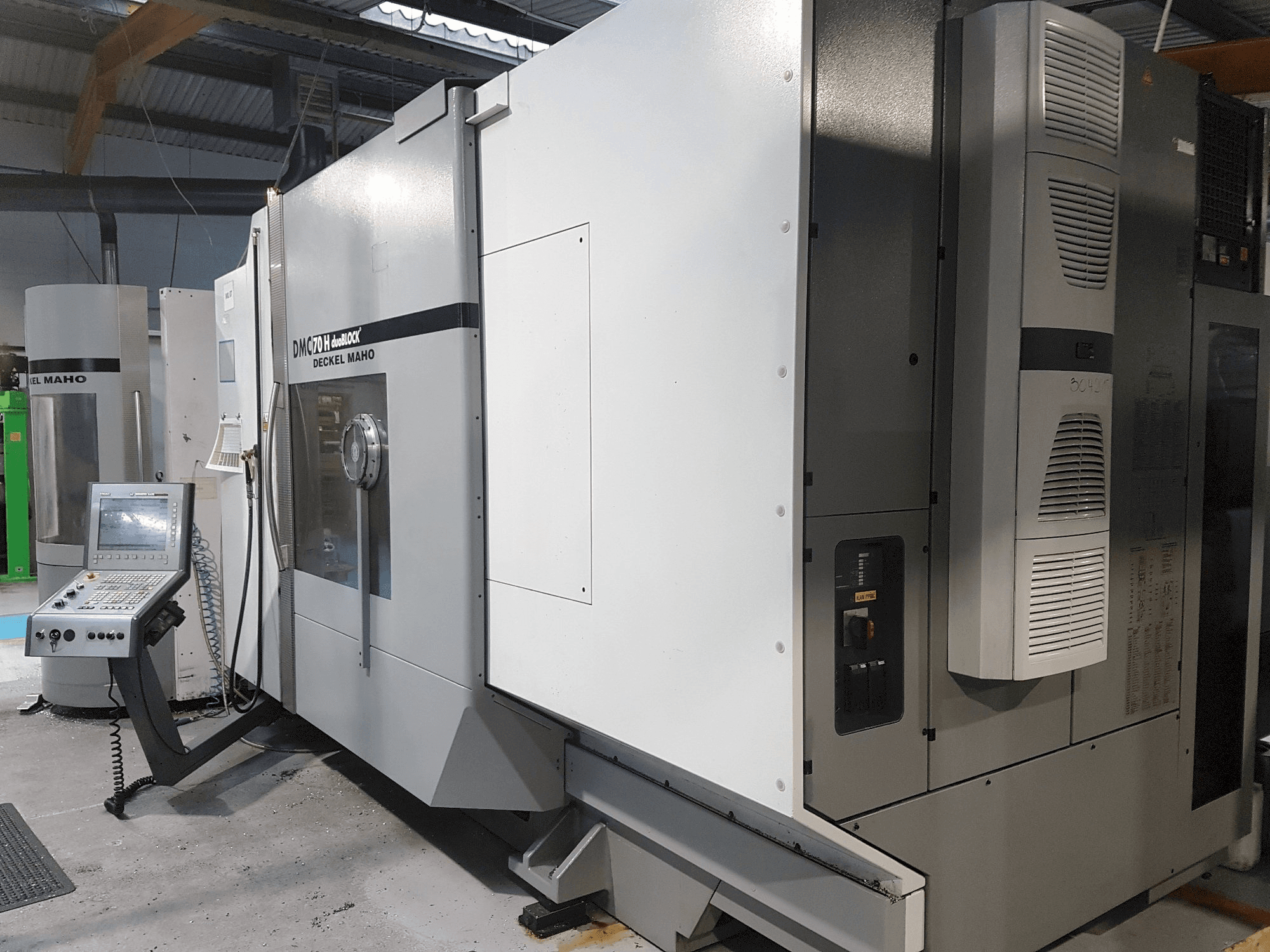 Masina DECKEL MAHO DMC 70 H duoBlock eestvaade