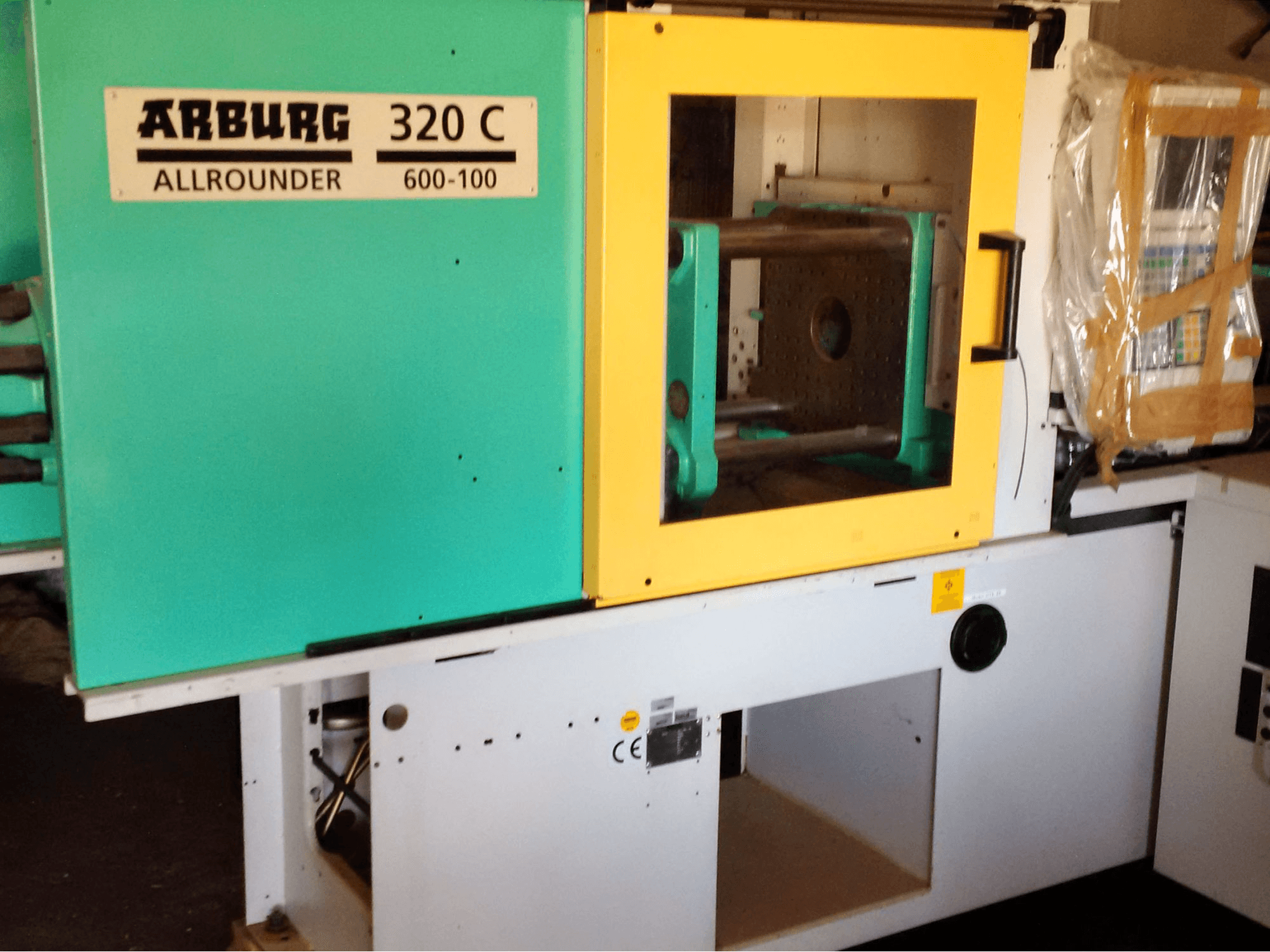 Masina Arburg 320C 600-100 eestvaade
