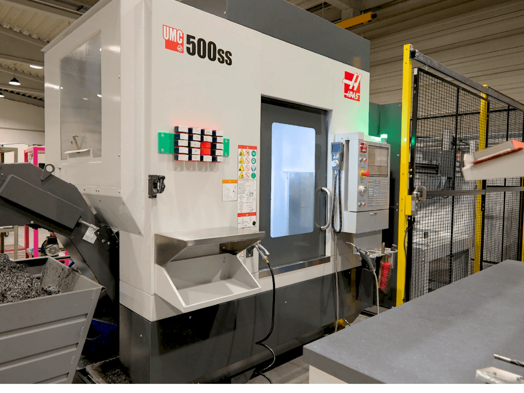 Masina HAAS UMC 500-SS MIT APL eestvaade