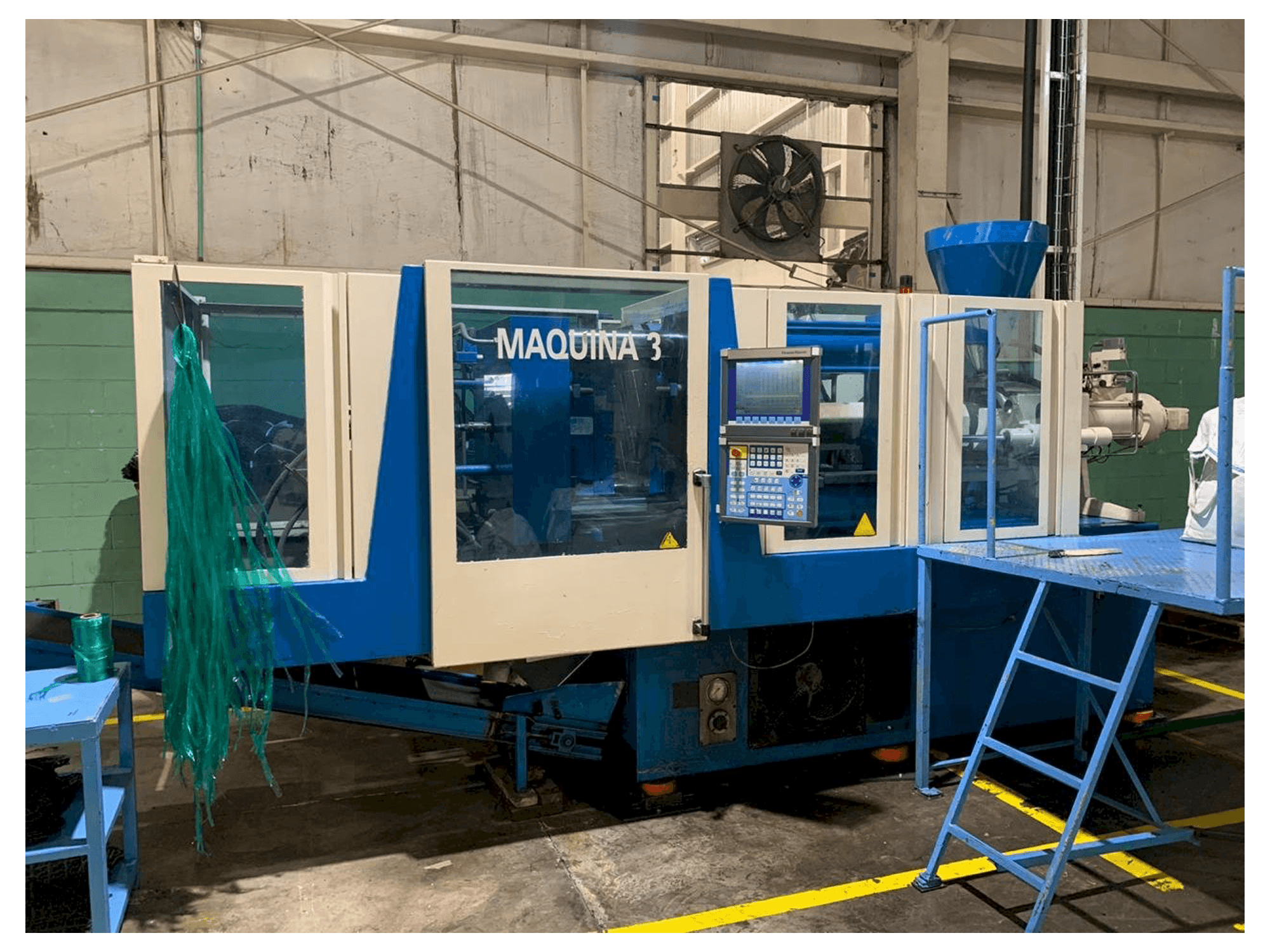 Masina Krauss Maffei 160/750 CX eestvaade