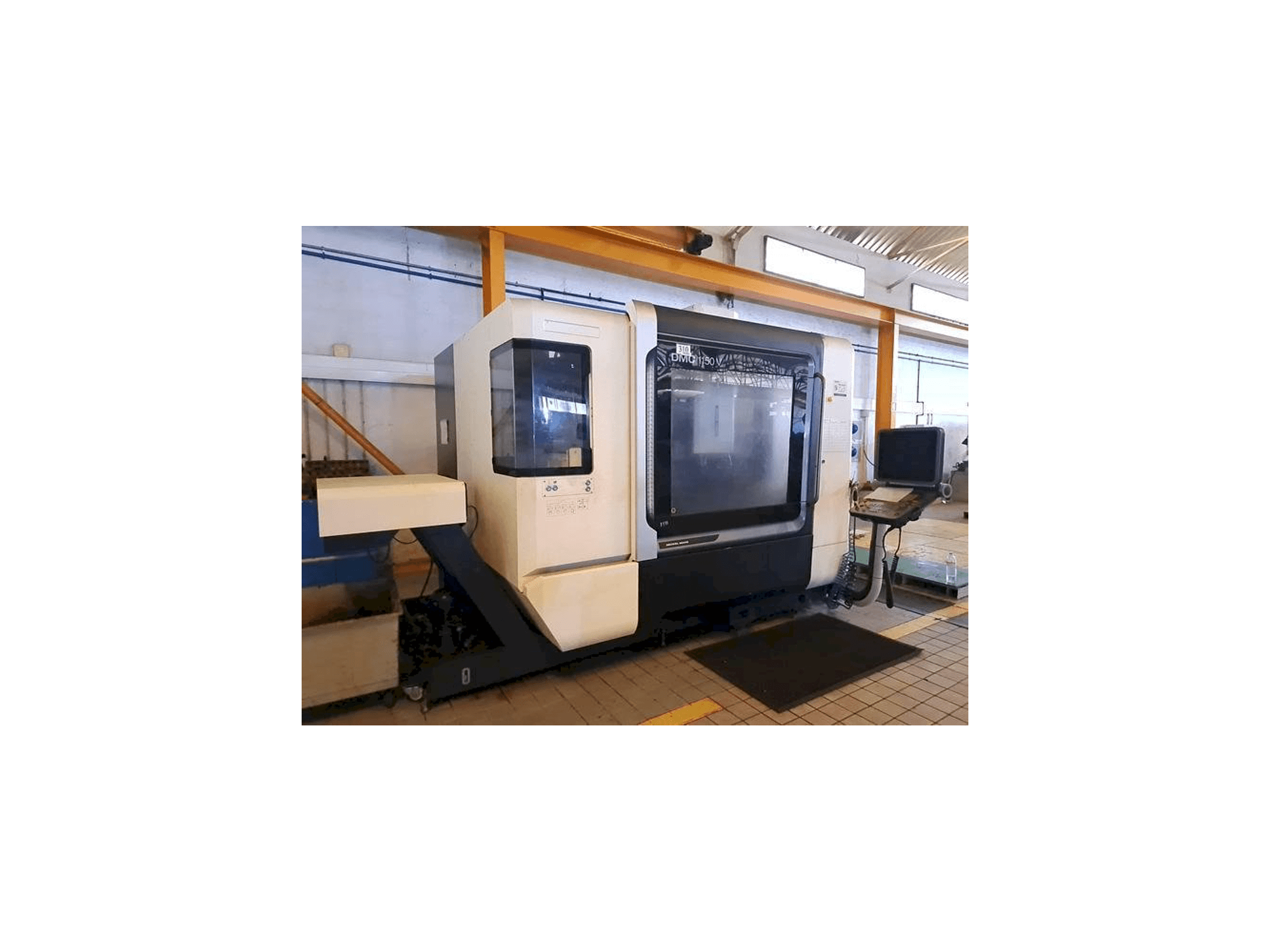Masina DMG MORI DMC 1150V eestvaade