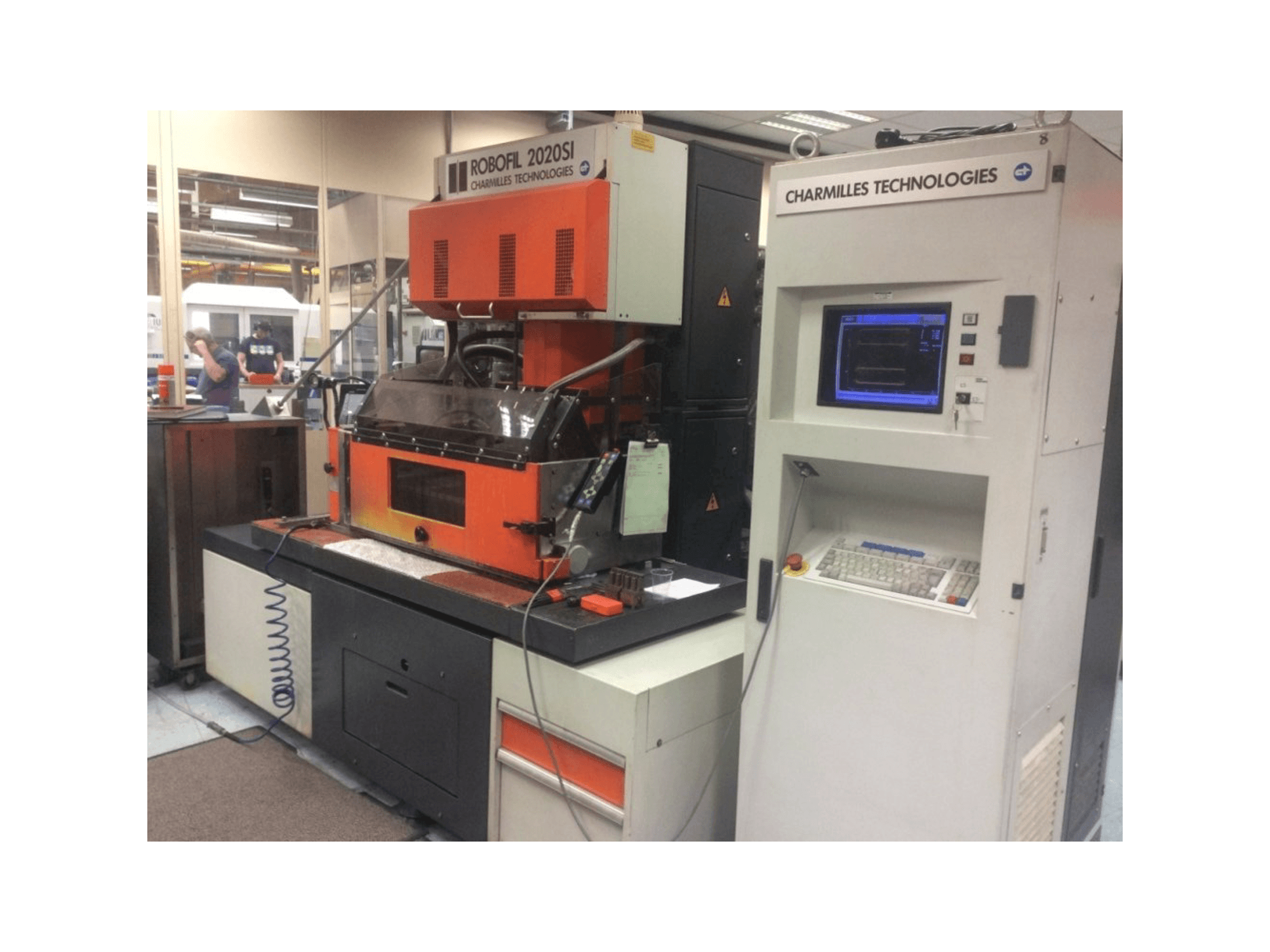 Masina CHARMILLES Robofil 2020 SI eestvaade