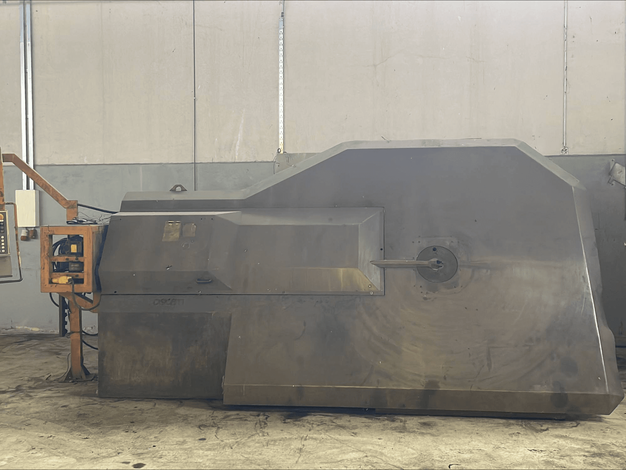 Masina OSCAM MULTIBEND 16 eestvaade