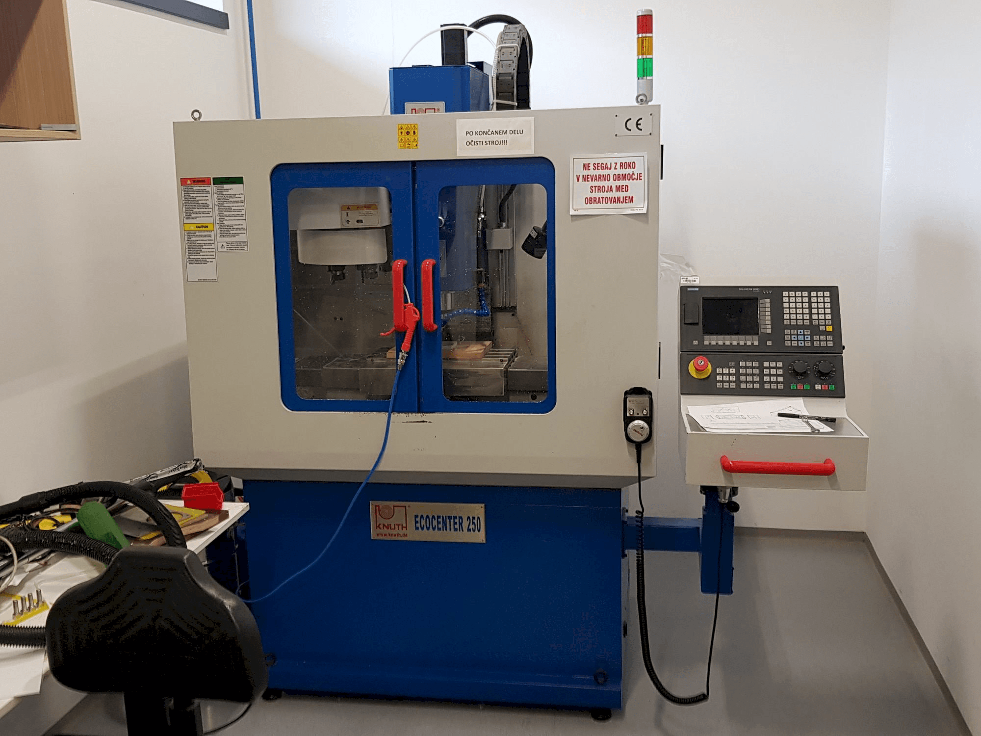 Masina KNUTH EcoCenter 250 eestvaade