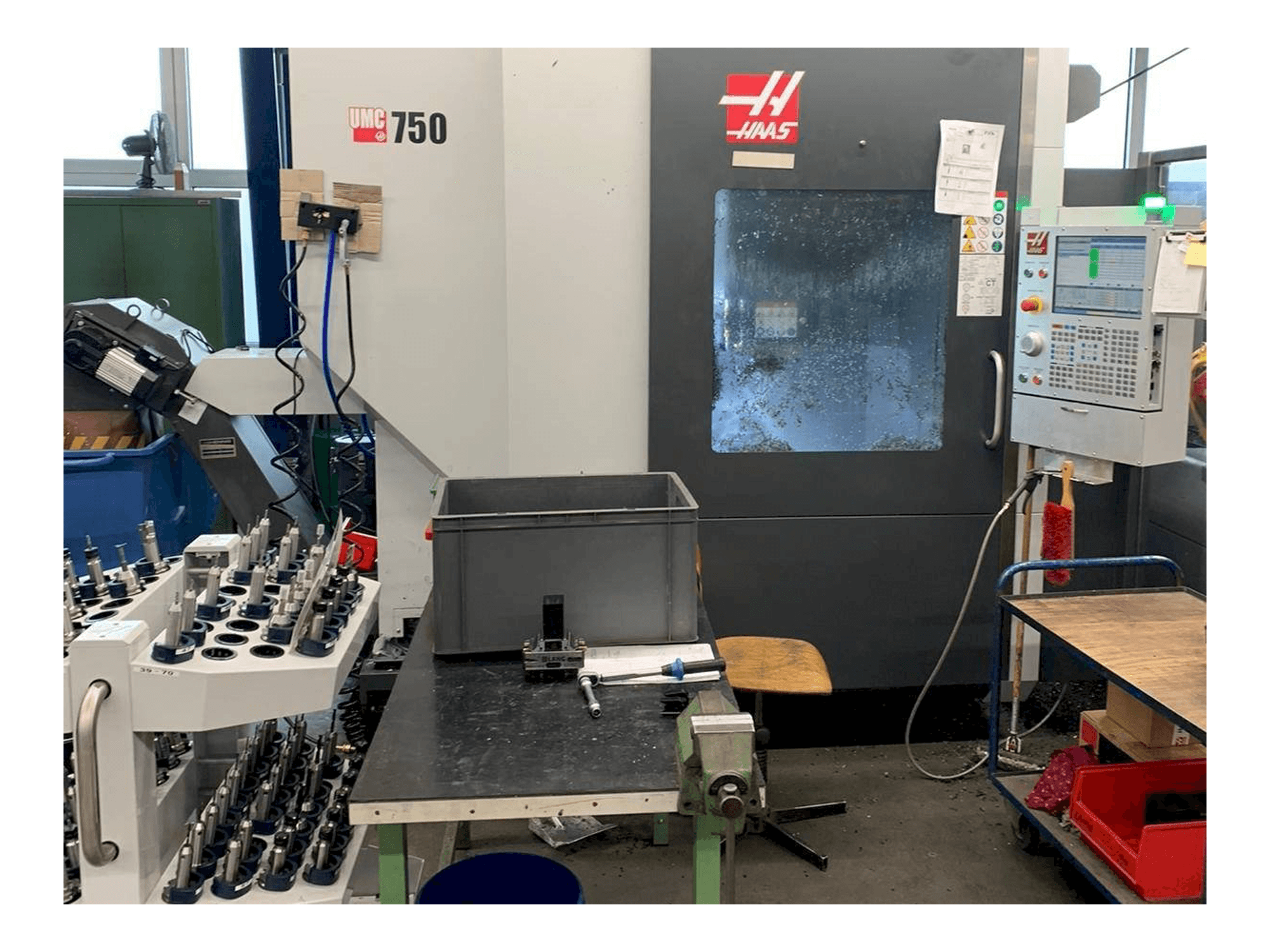 Masina HAAS UMC - 750 eestvaade