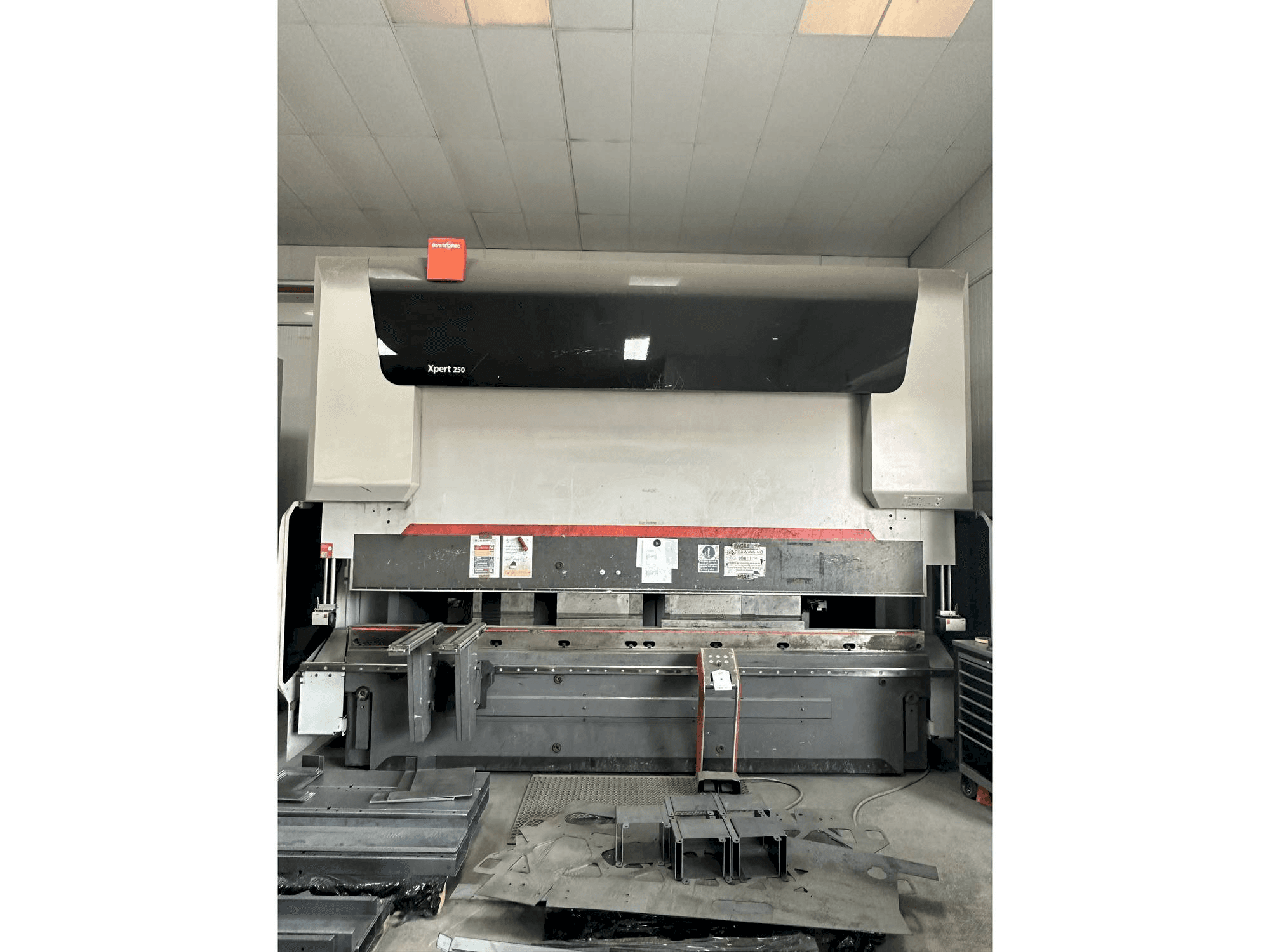 Masina Bystronic Xpert 250/4100 eestvaade