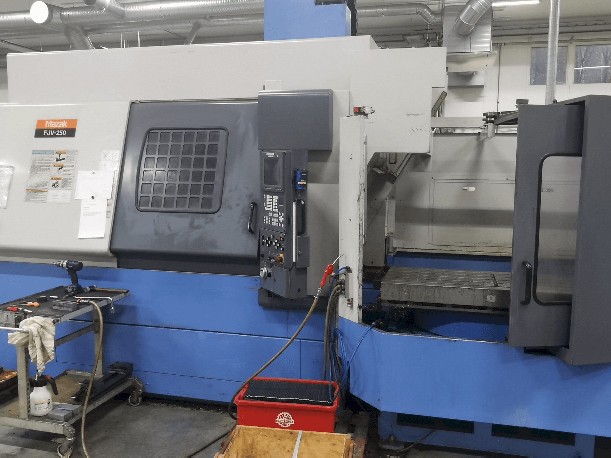 Masina Mazak FJV250 eestvaade