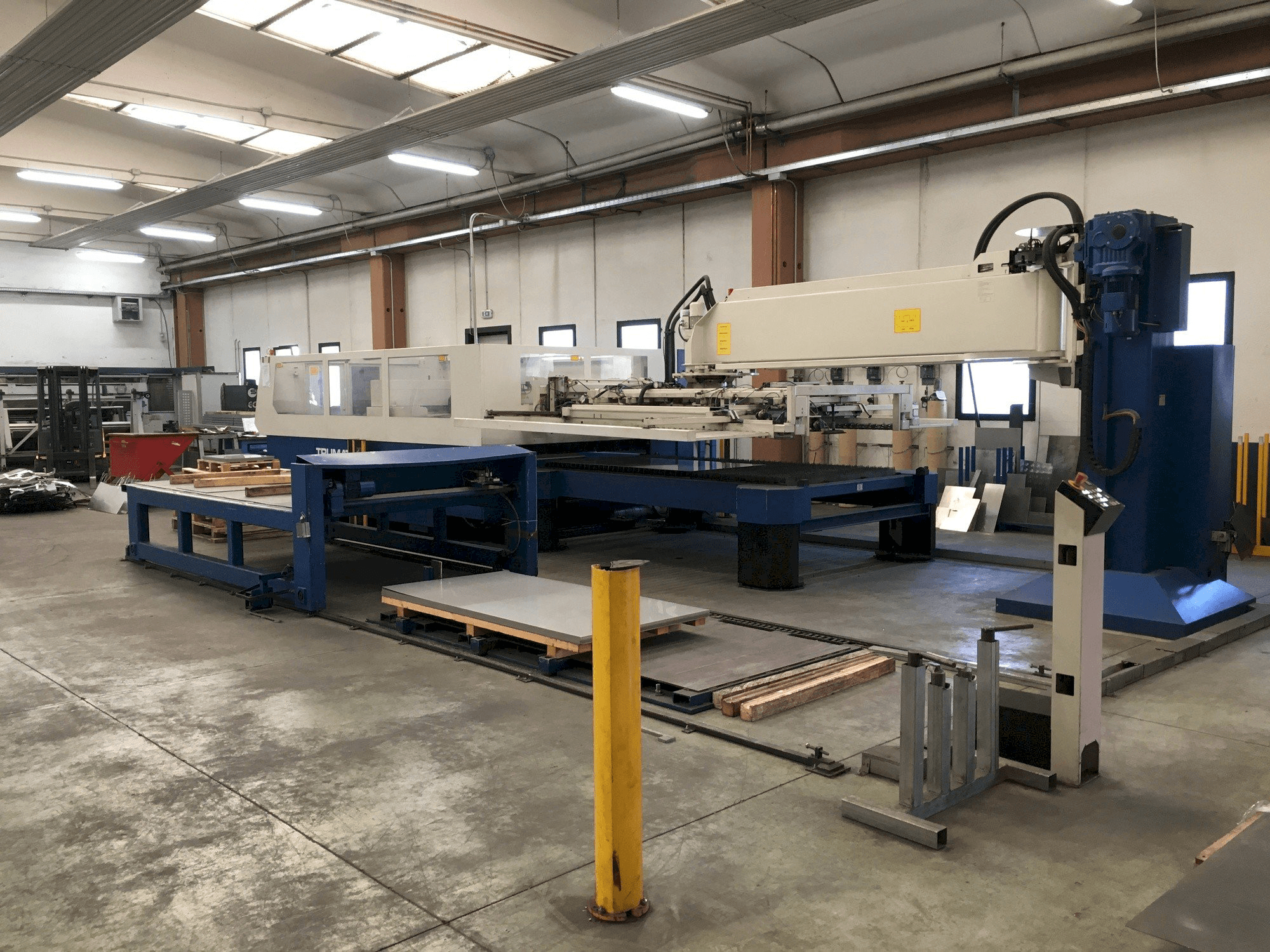 Masina Trumpf Trumatic L 3030 eestvaade