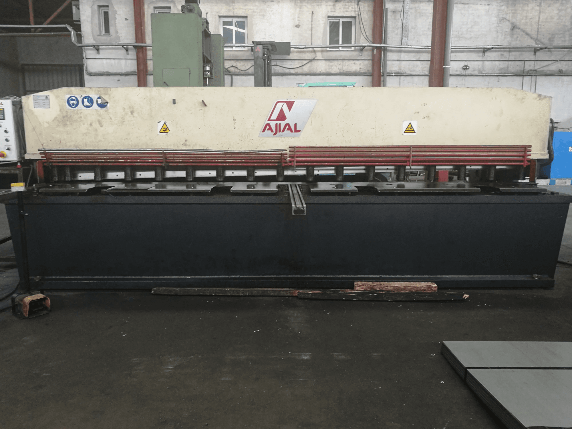 Masina Ajial CB-640 eestvaade