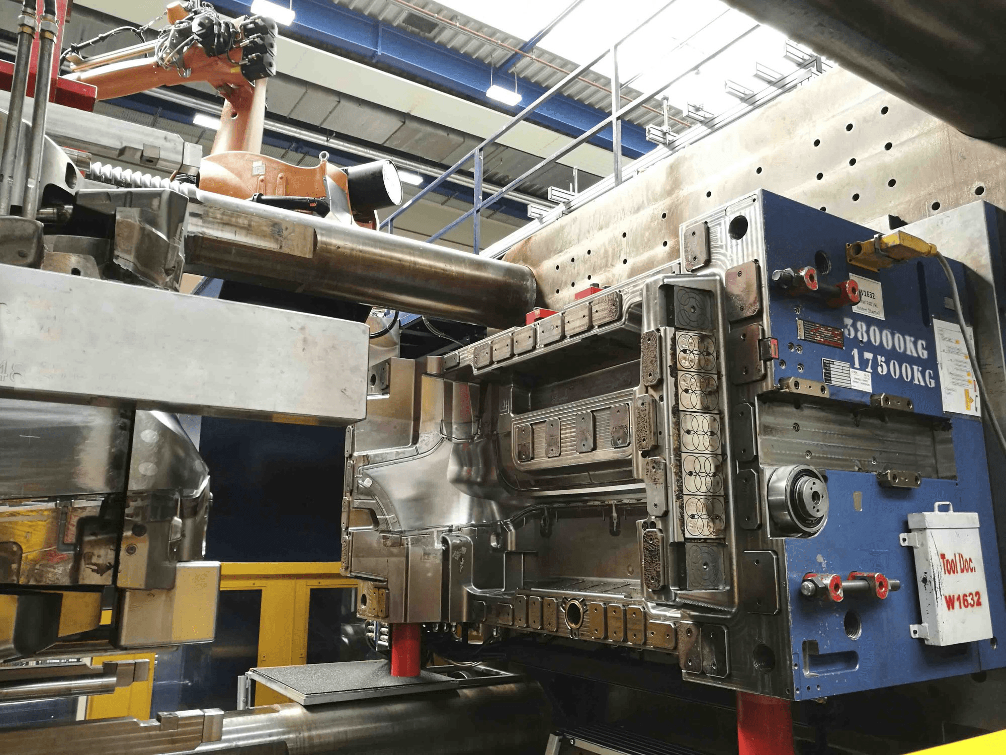 Masina Husky E 3650 RS 170/155 eestvaade