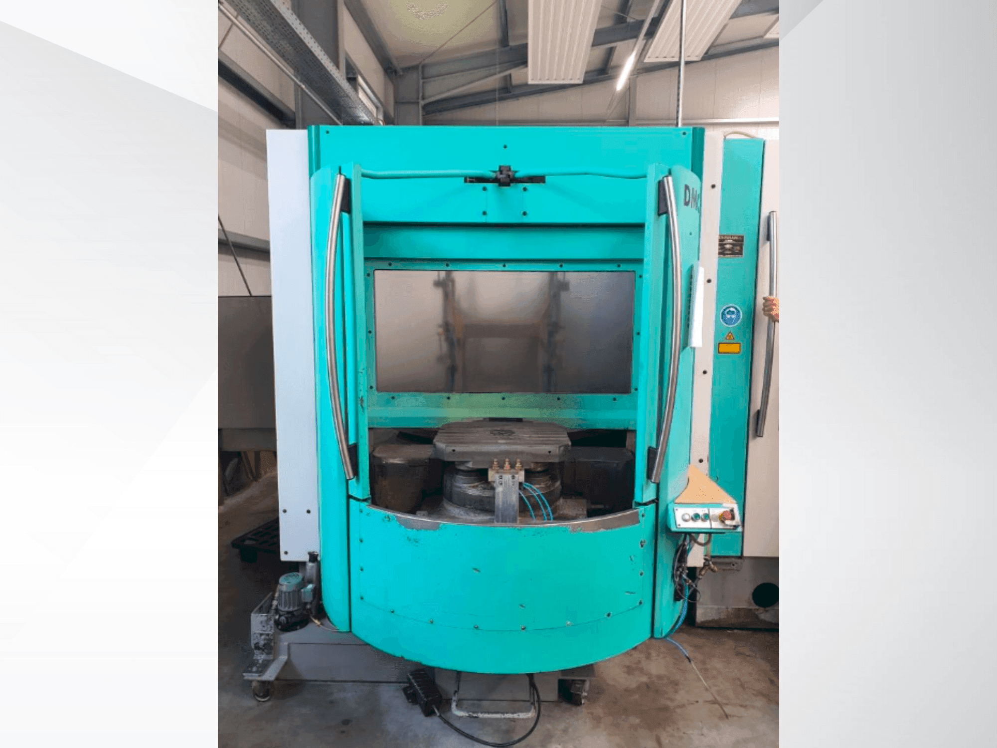 Masina DECKEL MAHO DMC 60H hi-dyn eestvaade