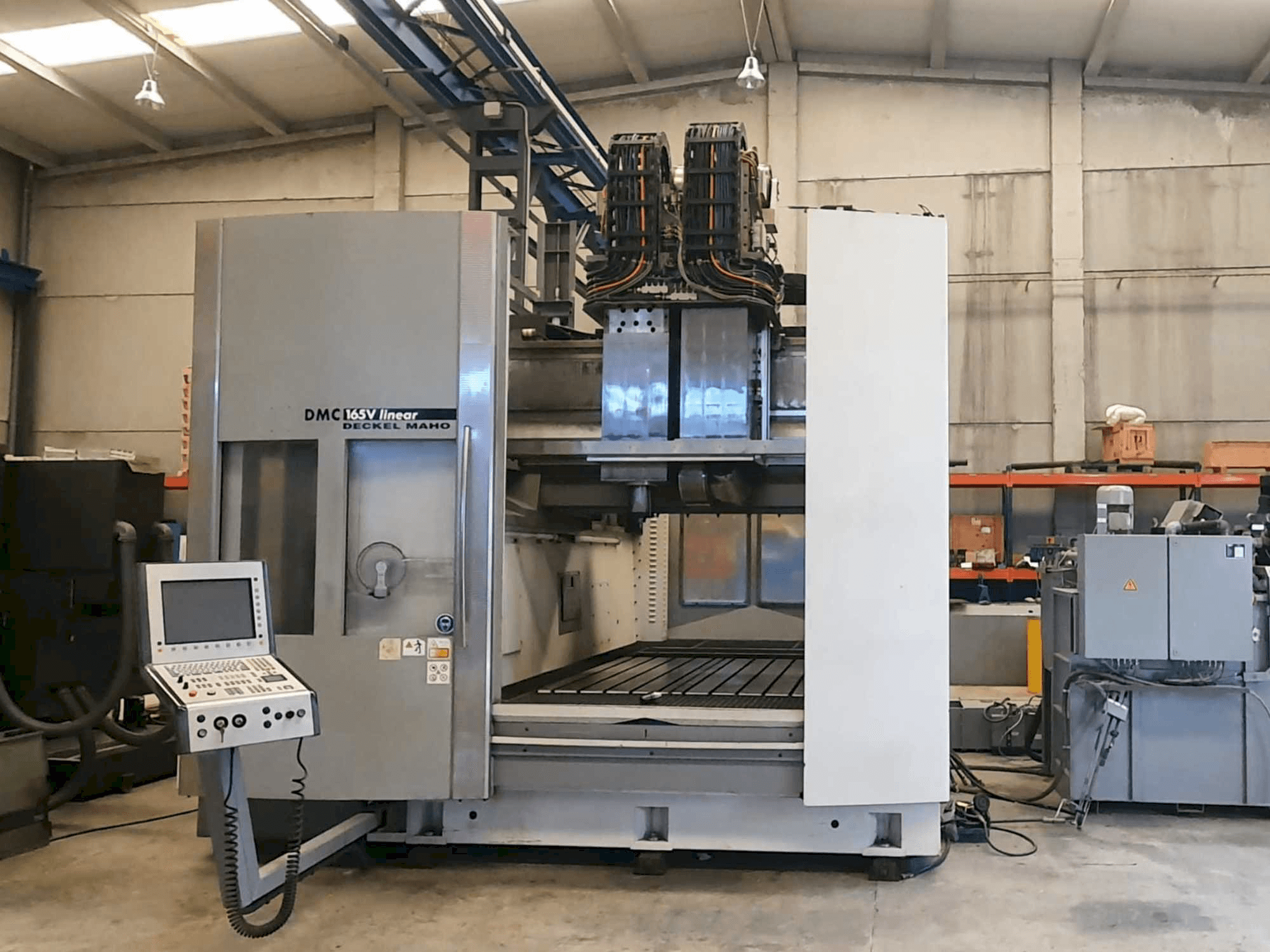 Masina DECKEL MAHO DMC 165V Linear eestvaade