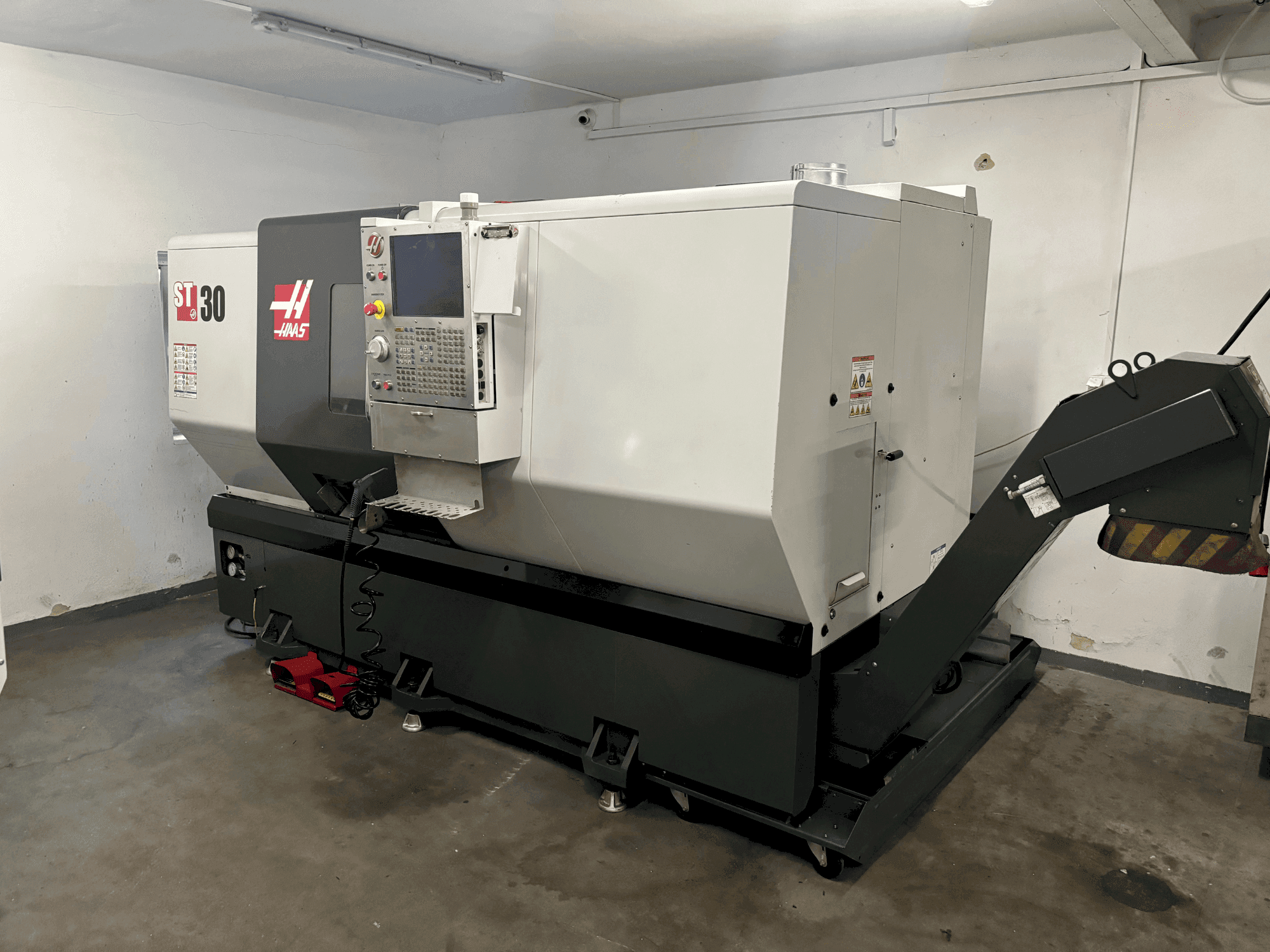 Masina HAAS ST-30 eestvaade