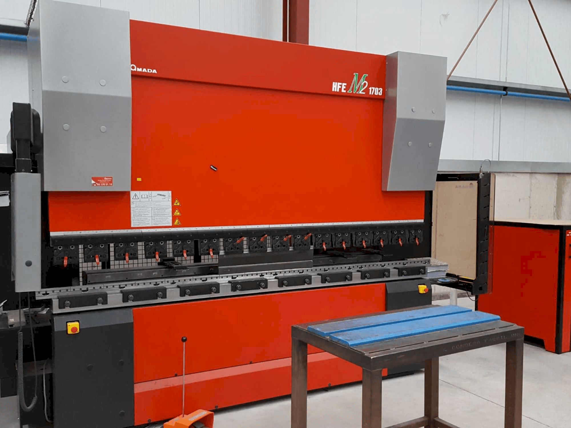 Masina AMADA HFE M2-EVO 1703 eestvaade