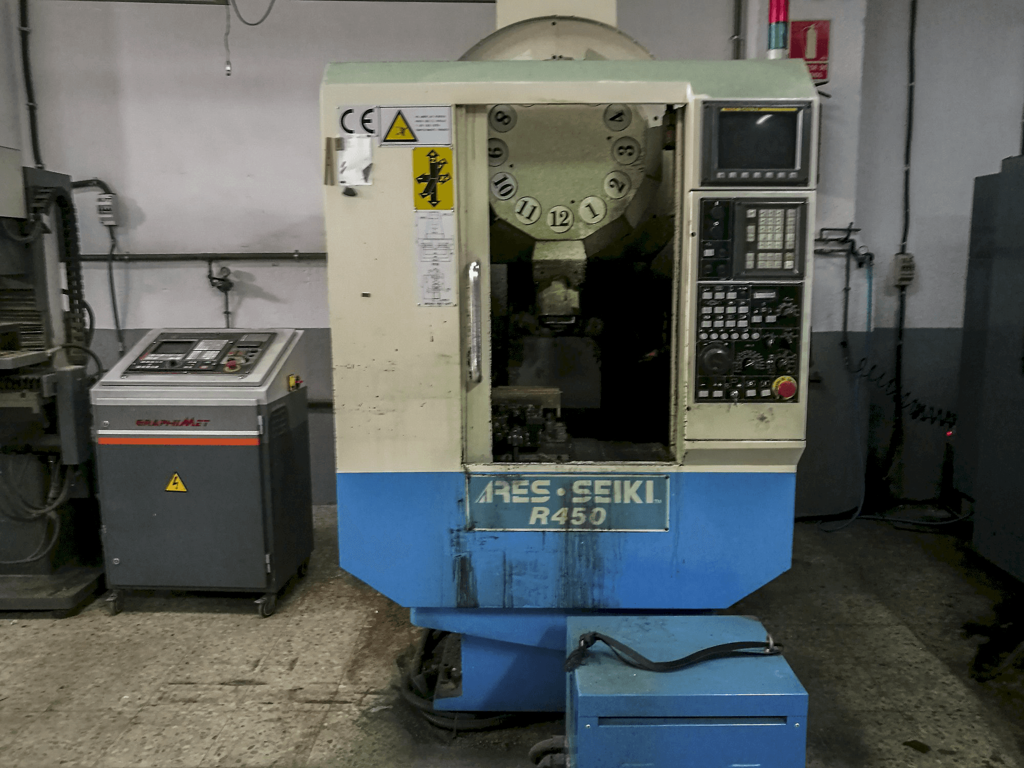 Masina ARES R-450 eestvaade