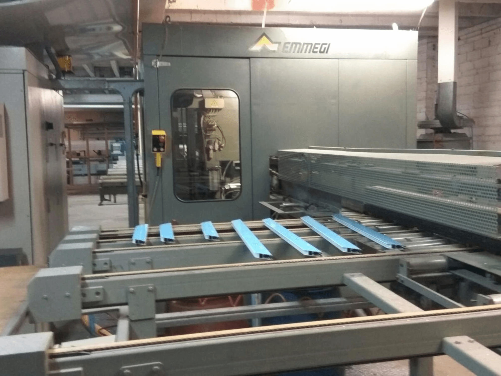 Masina Emmegi Quadra eestvaade