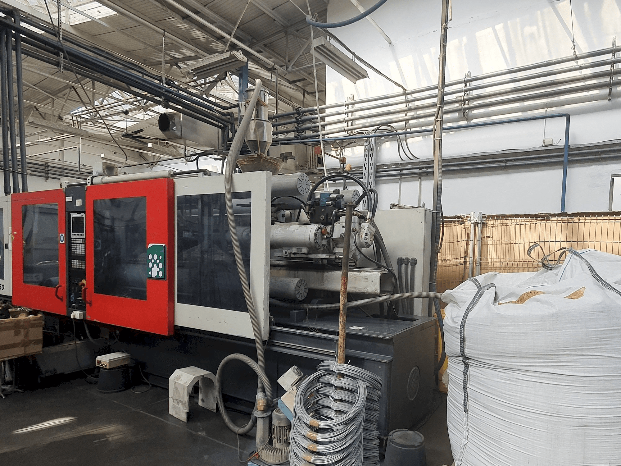 Masina FERROMATIK MILACRON MAXIMA MV 350 eestvaade
