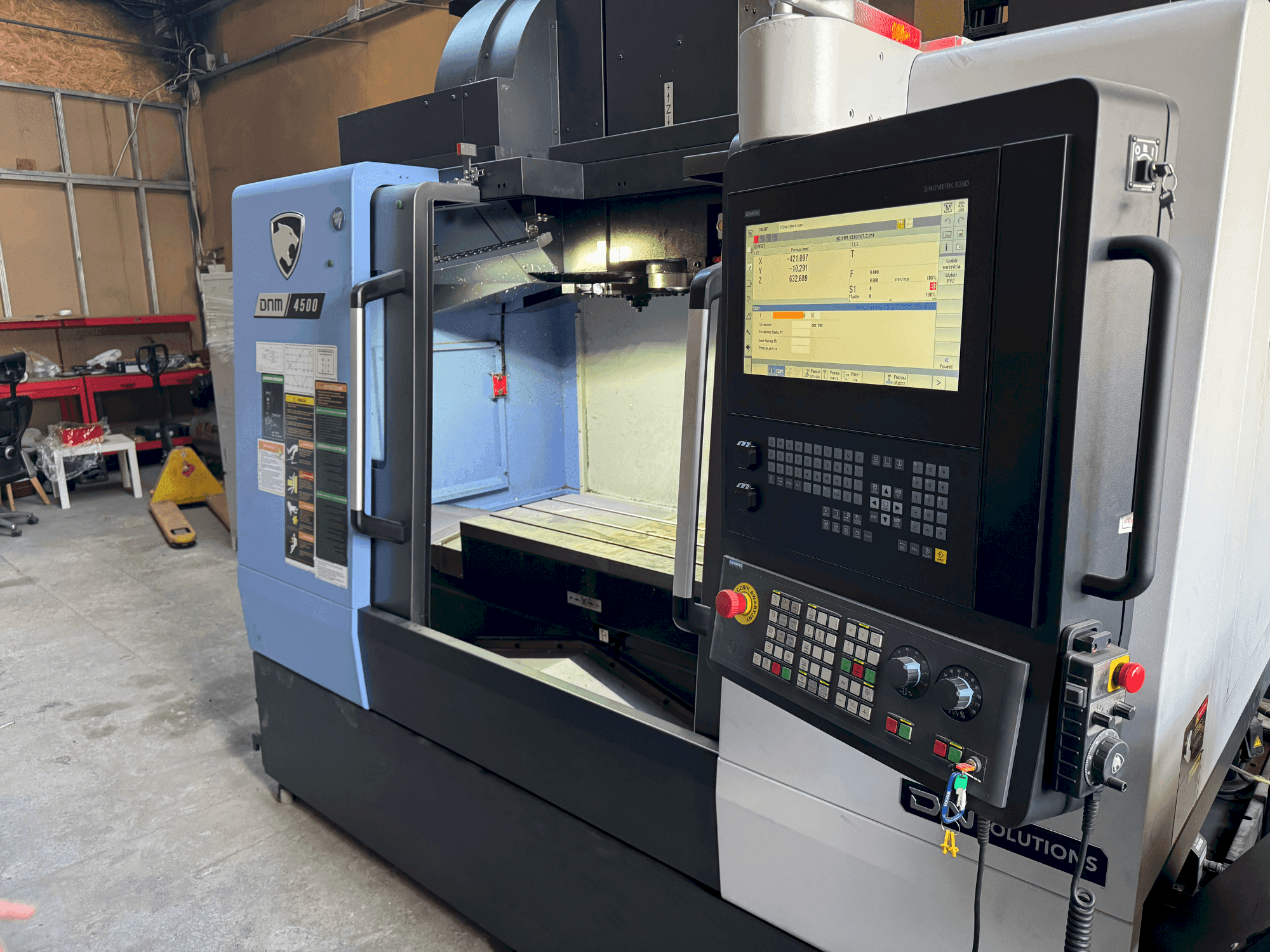 Masina DN SOLUTIONS DNM 4500 eestvaade